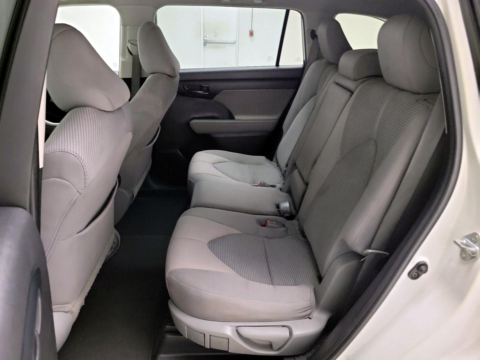 Thumbnail: 2021 Toyota Highlander - 20