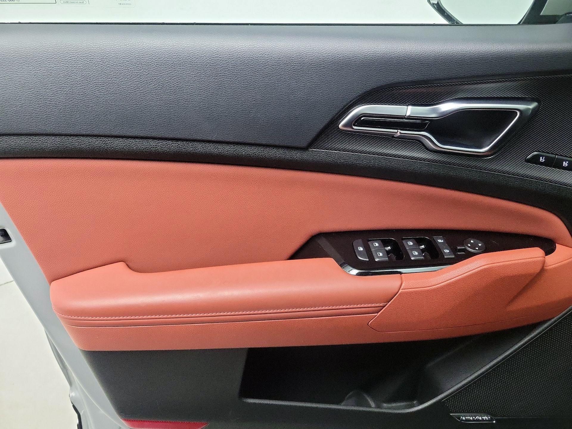 Thumbnail: 2023 Kia Sportage - 12