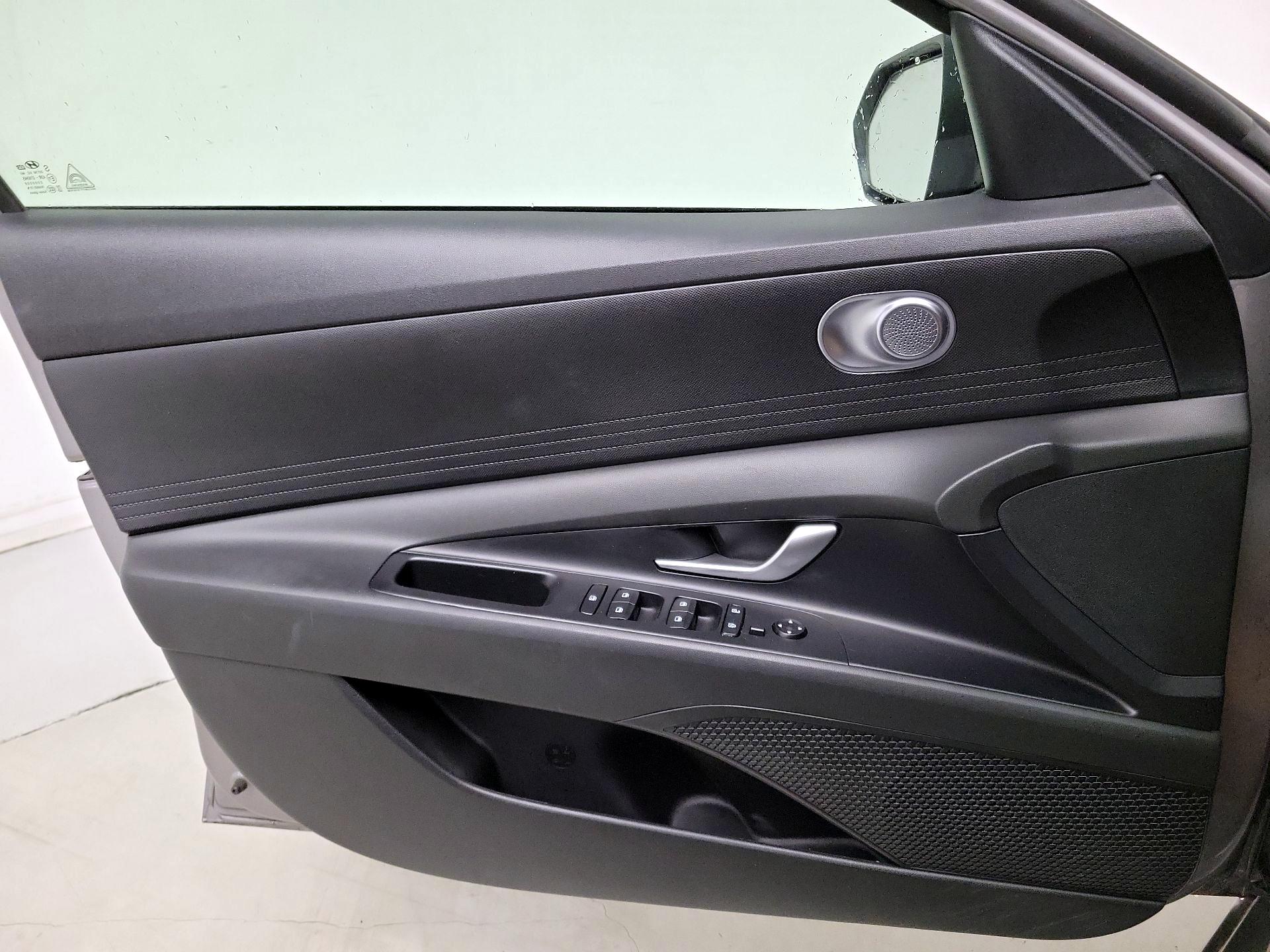 Thumbnail: 2023 Hyundai Elantra - 12