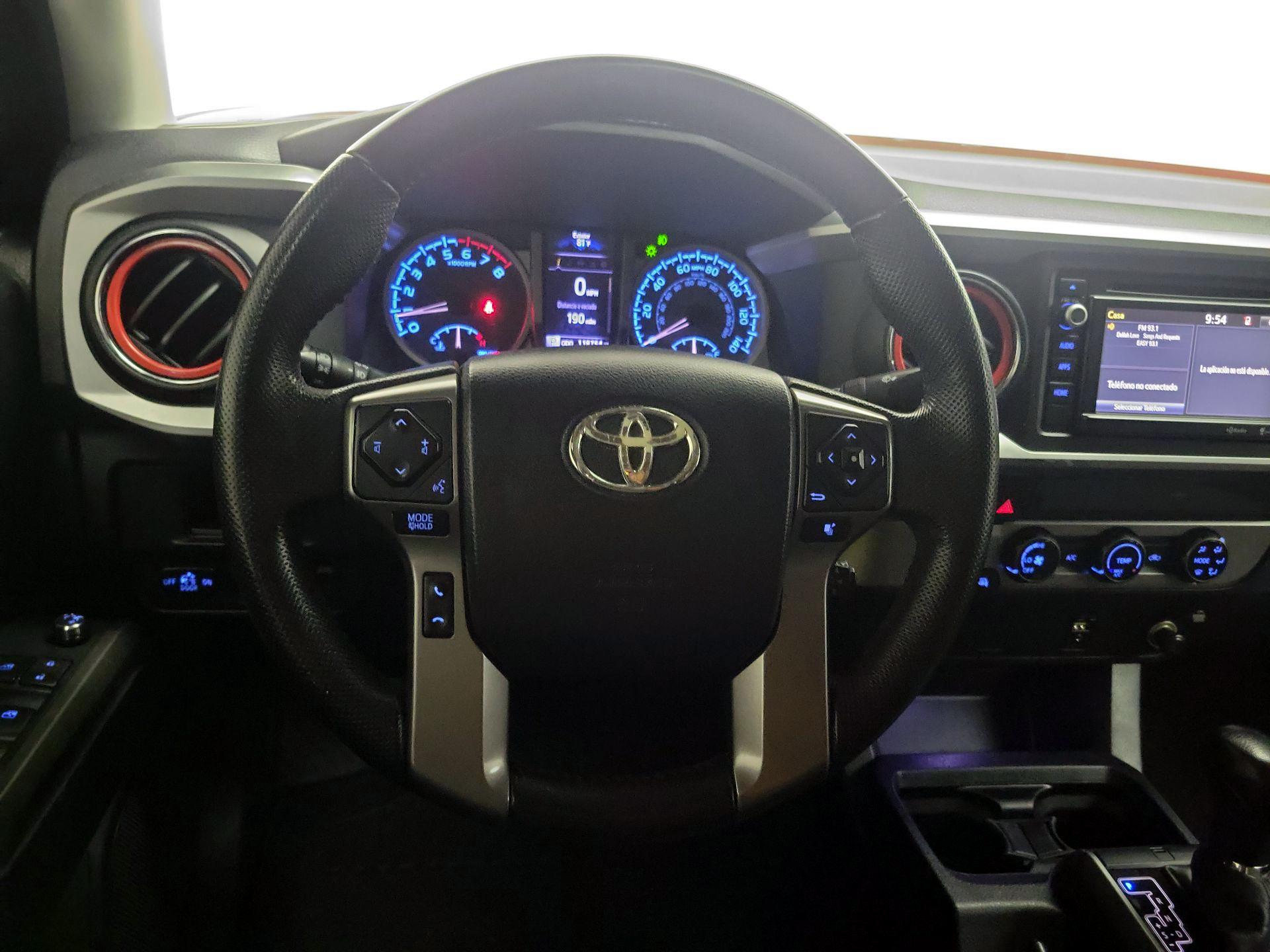 Thumbnail: 2016 Toyota Tacoma - 10