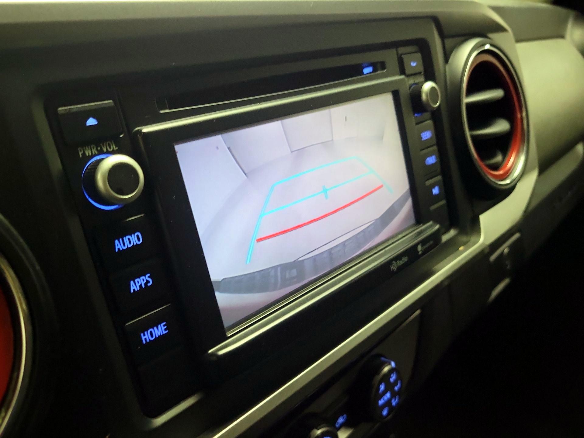 Thumbnail: 2016 Toyota Tacoma - 14