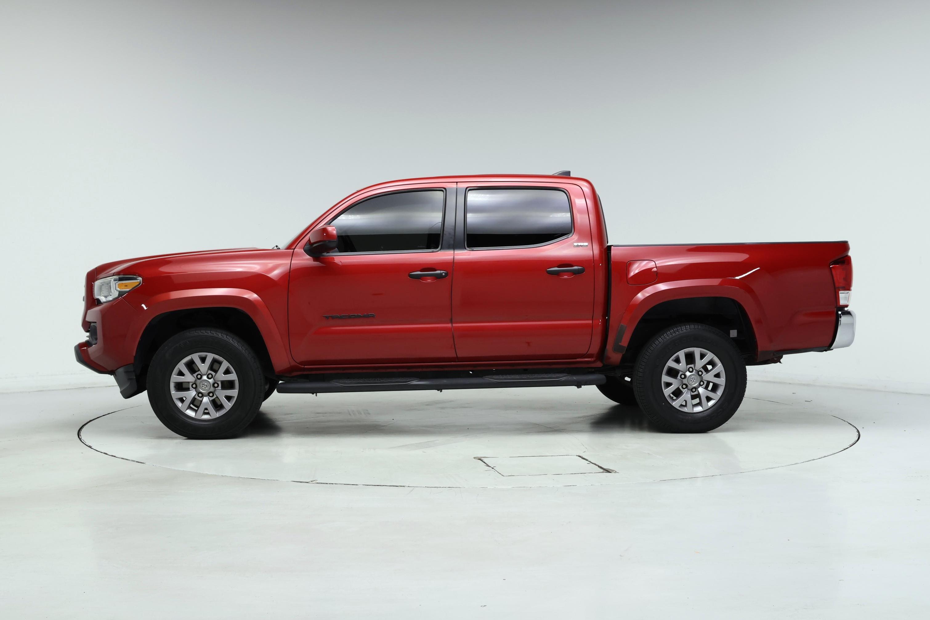 Thumbnail: 2016 Toyota Tacoma - 3