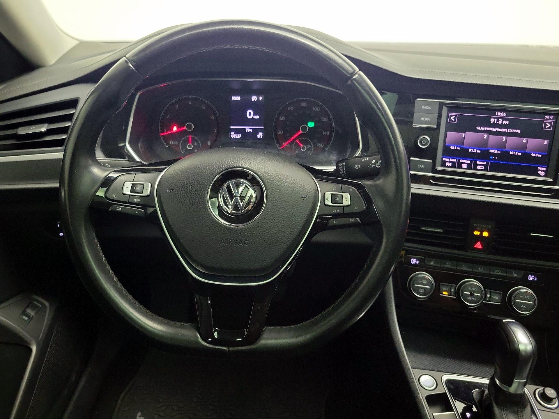 Thumbnail: 2019 Volkswagen Jetta - 10