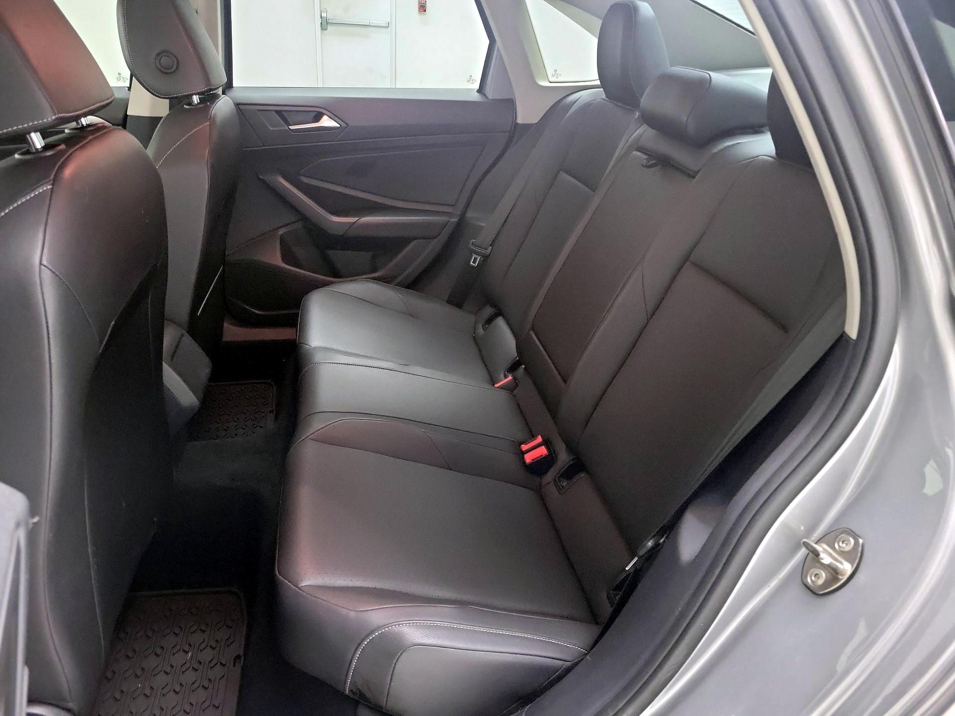 Thumbnail: 2019 Volkswagen Jetta - 20