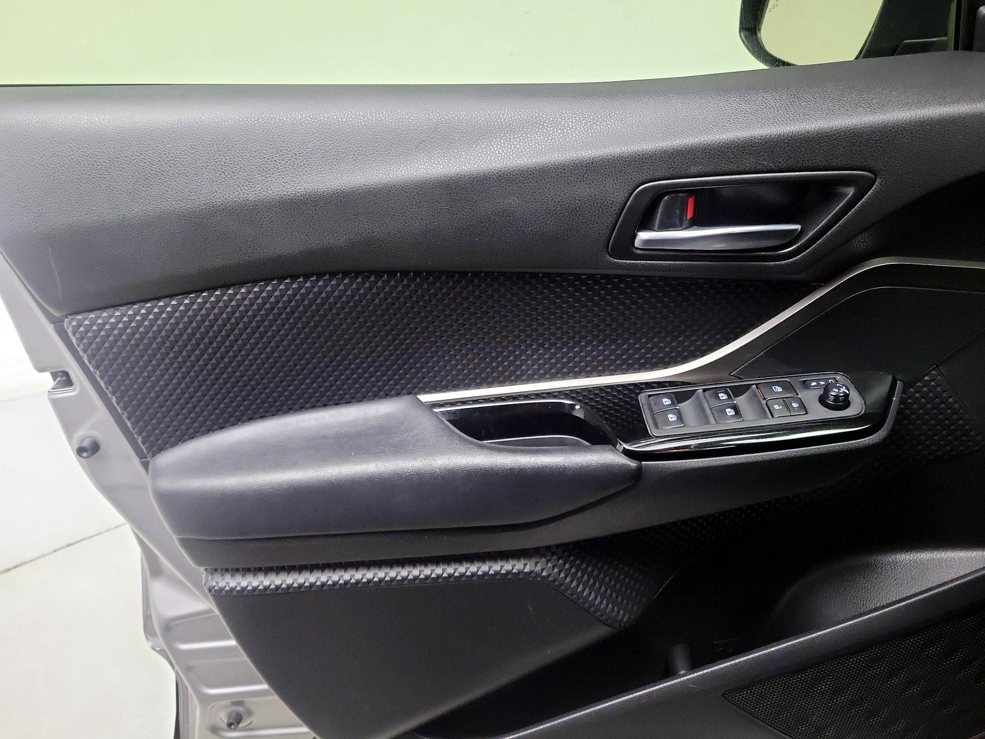 Thumbnail: 2019 Toyota C-HR - 12