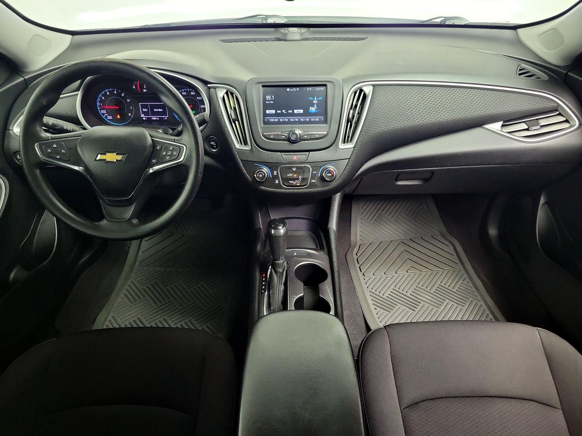 Thumbnail: 2018 Chevrolet Malibu - 9