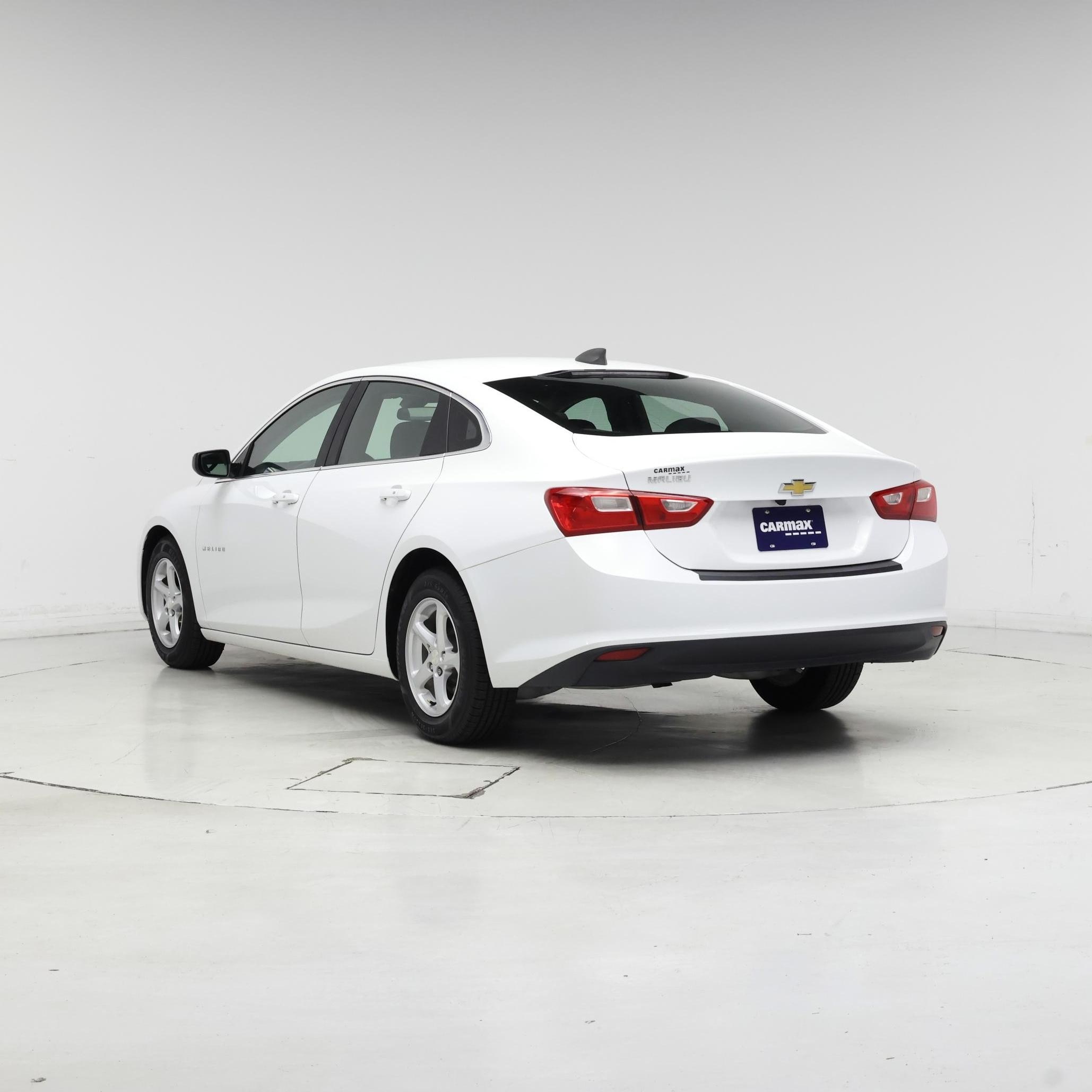 Thumbnail: 2018 Chevrolet Malibu - 2