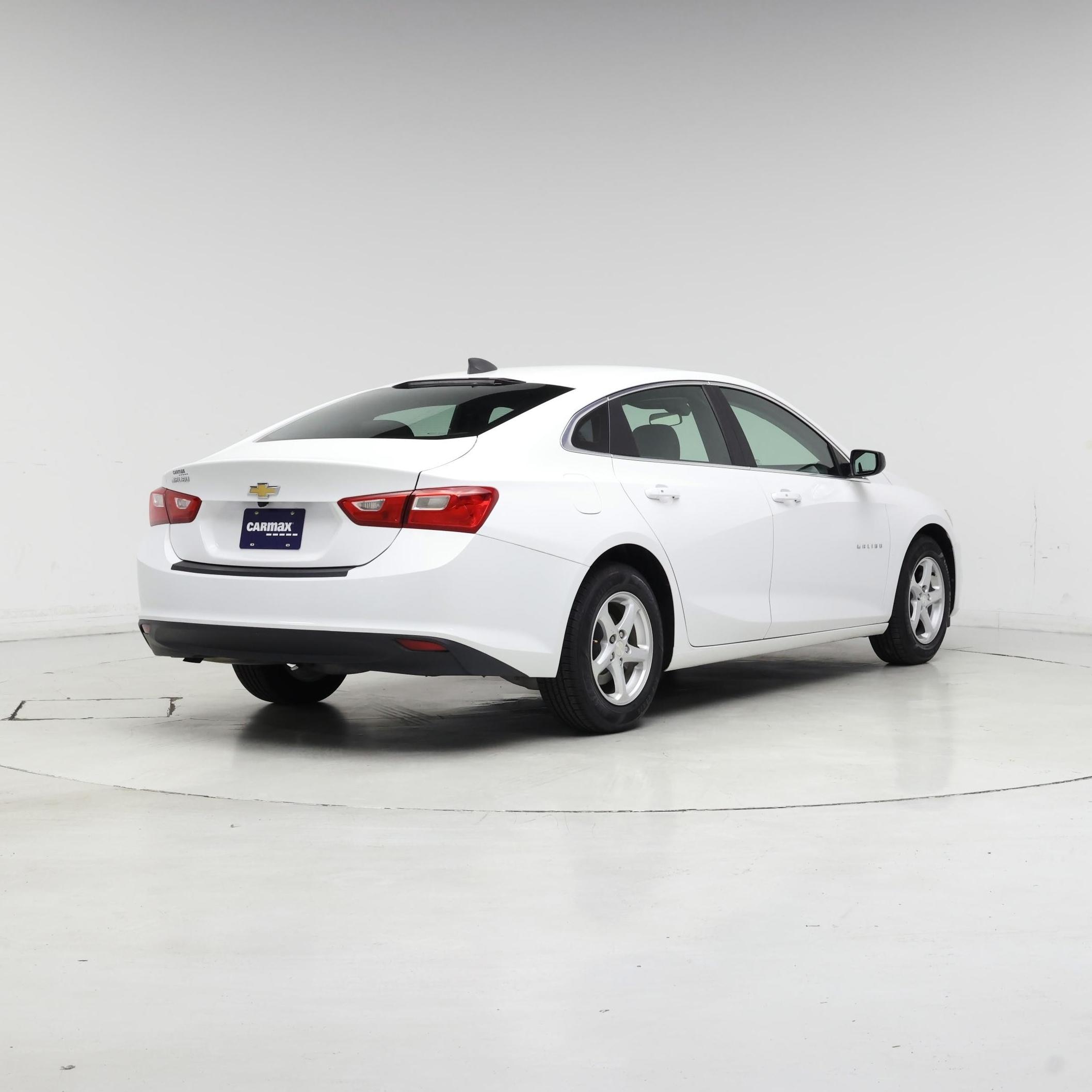 Thumbnail: 2018 Chevrolet Malibu - 8