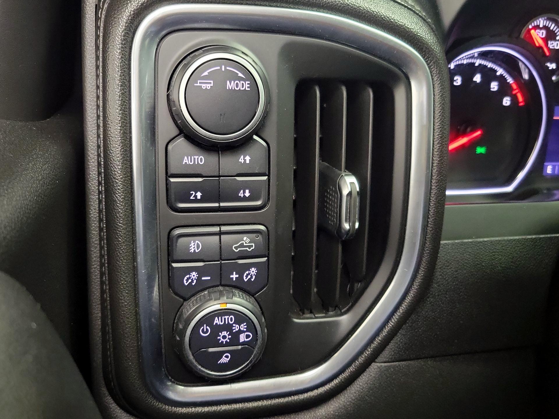 Thumbnail: 2020 Chevrolet Silverado 1500 - 13