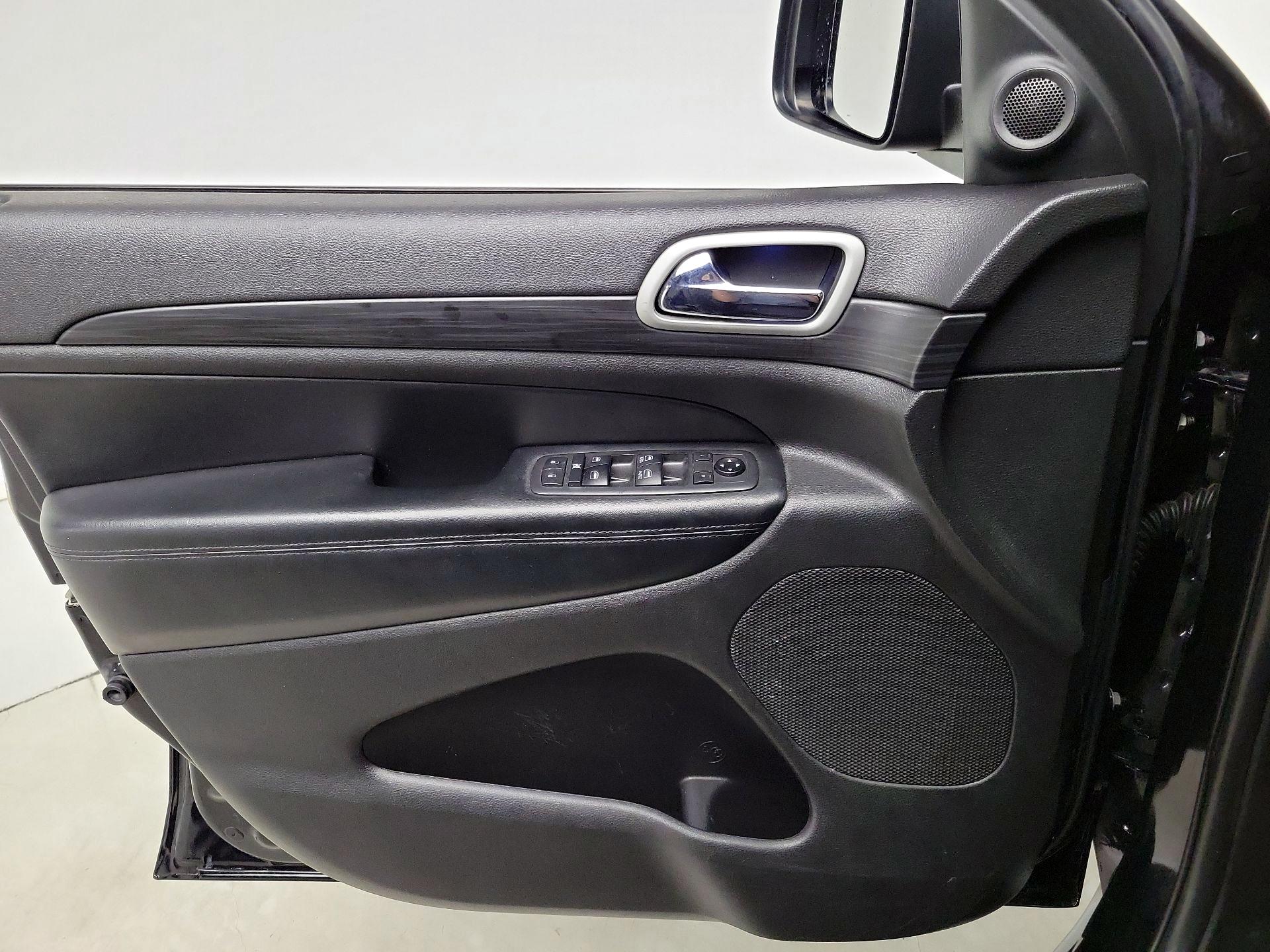 Thumbnail: 2021 Jeep Grand Cherokee - 12