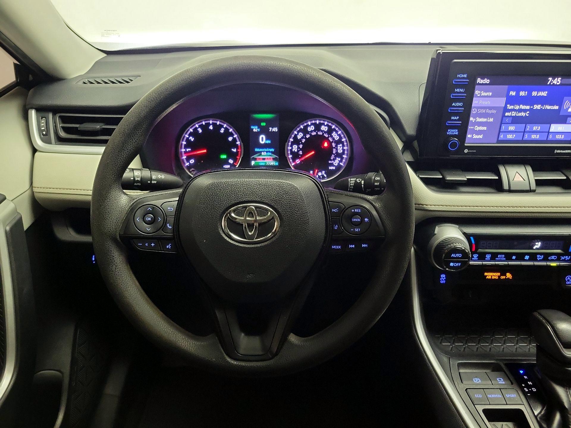 Thumbnail: 2020 Toyota RAV4 - 10