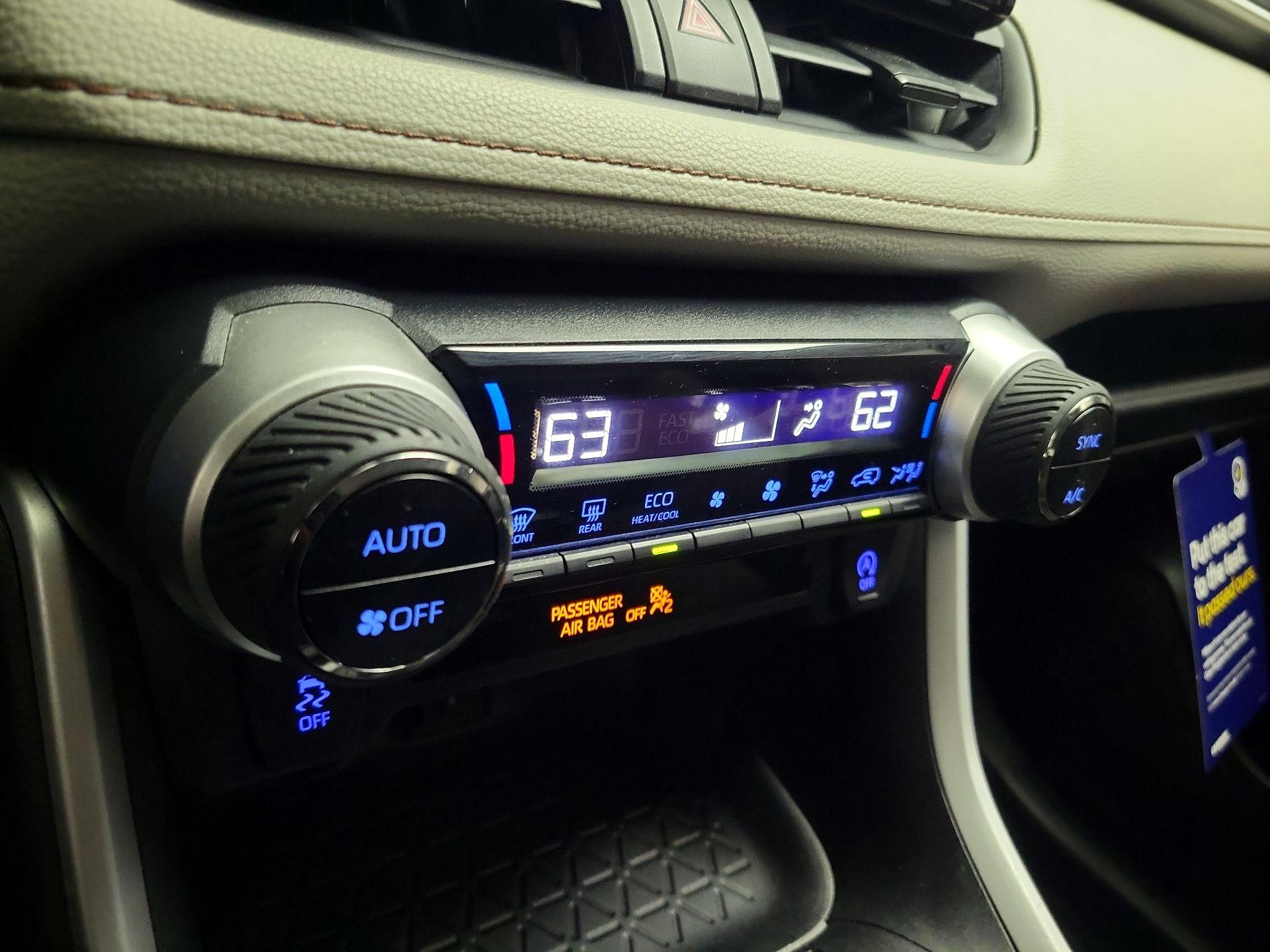 Thumbnail: 2020 Toyota RAV4 - 16