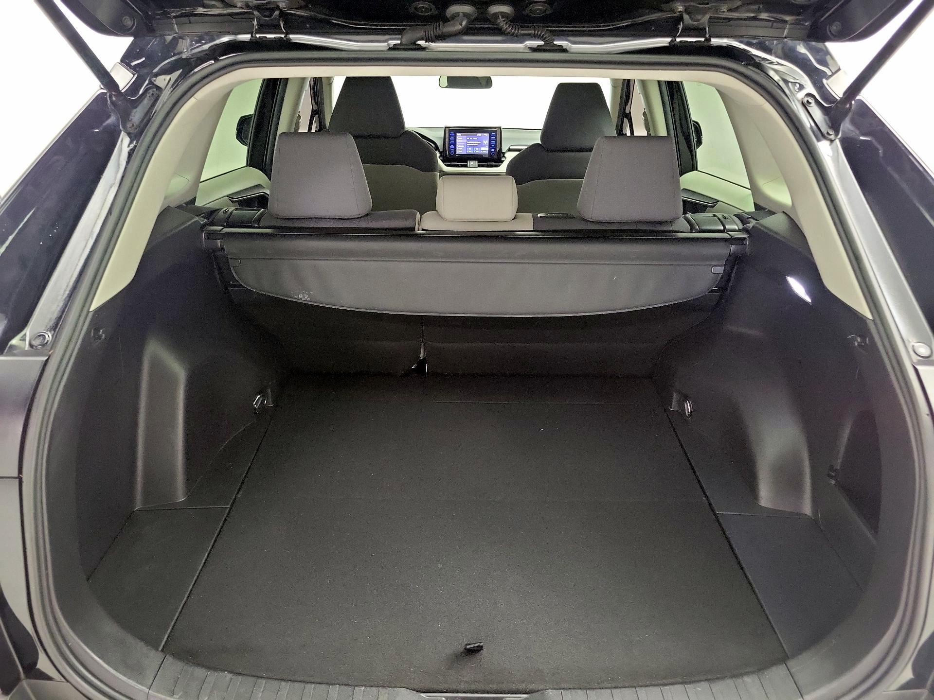 Thumbnail: 2020 Toyota RAV4 - 20