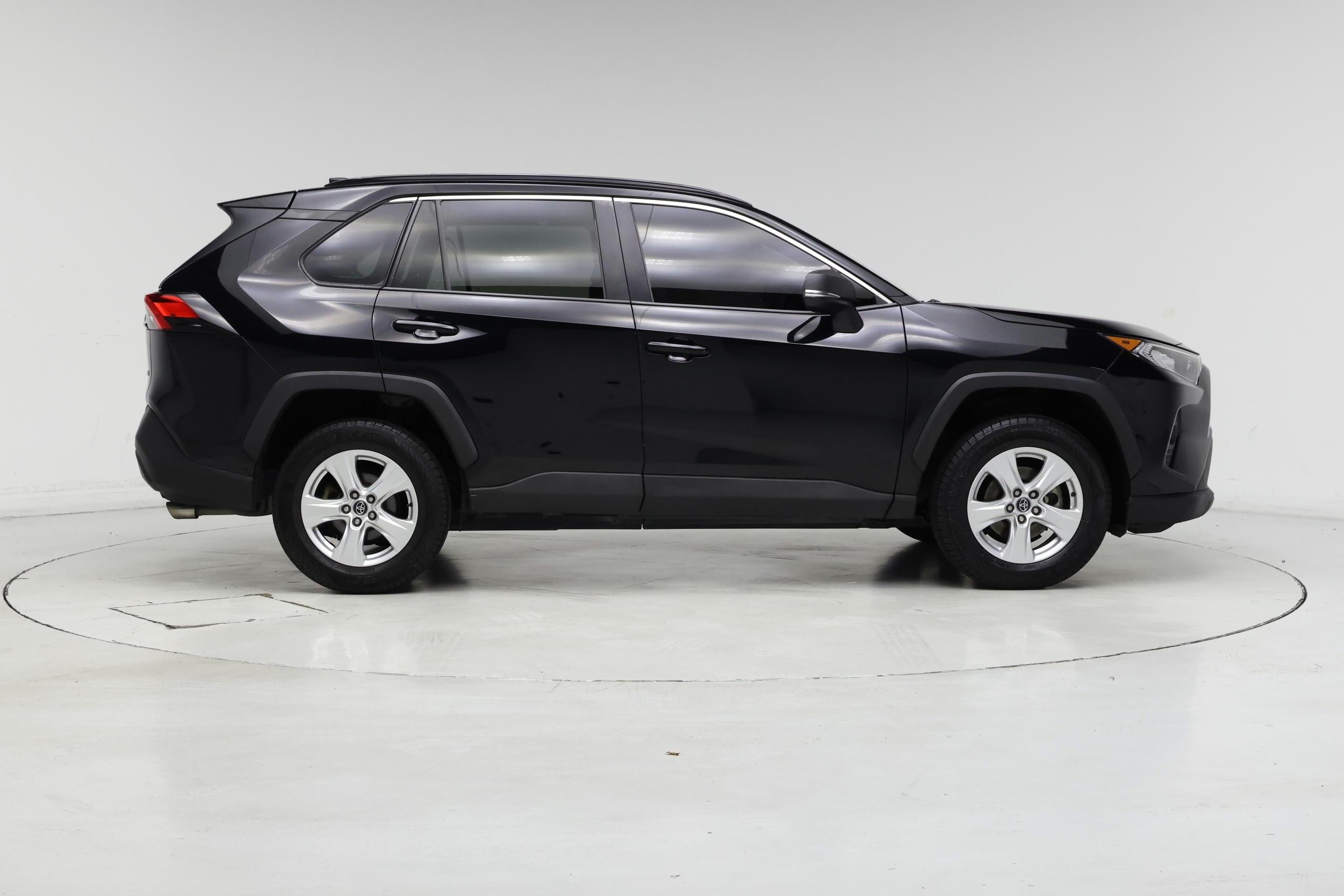 Thumbnail: 2020 Toyota RAV4 - 7