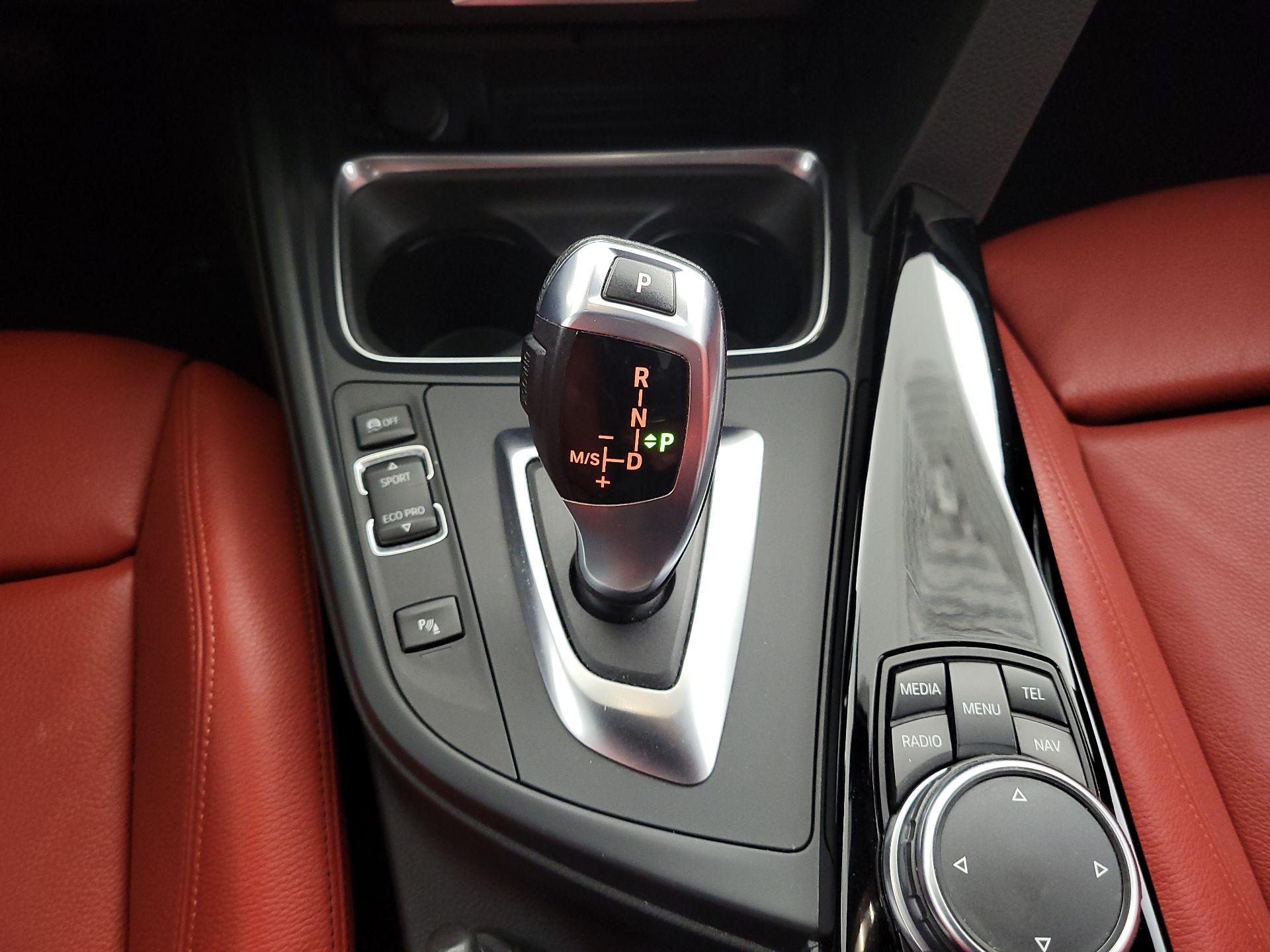 Thumbnail: 2015 BMW 3 Series - 18