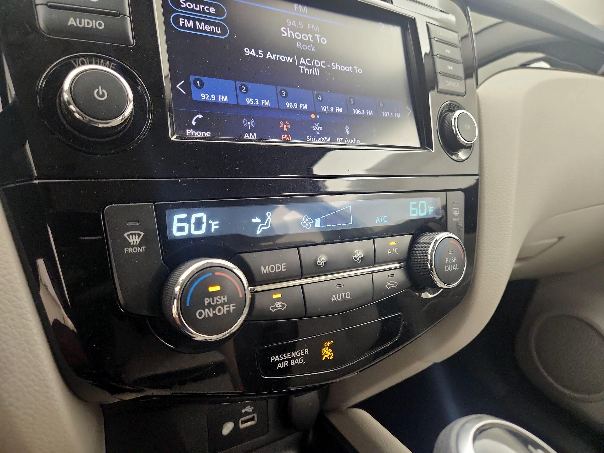 Thumbnail: 2020 Nissan Rogue Sport - 16