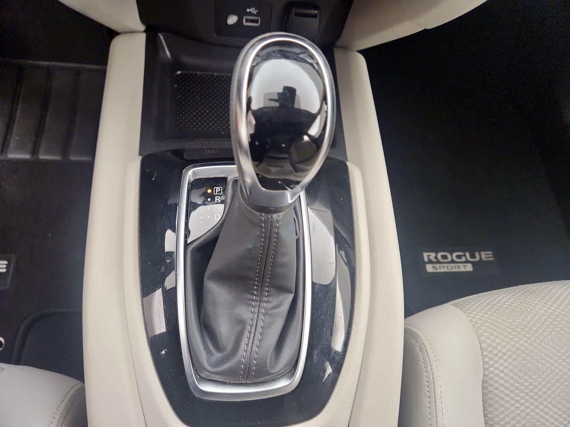 Thumbnail: 2020 Nissan Rogue Sport - 17