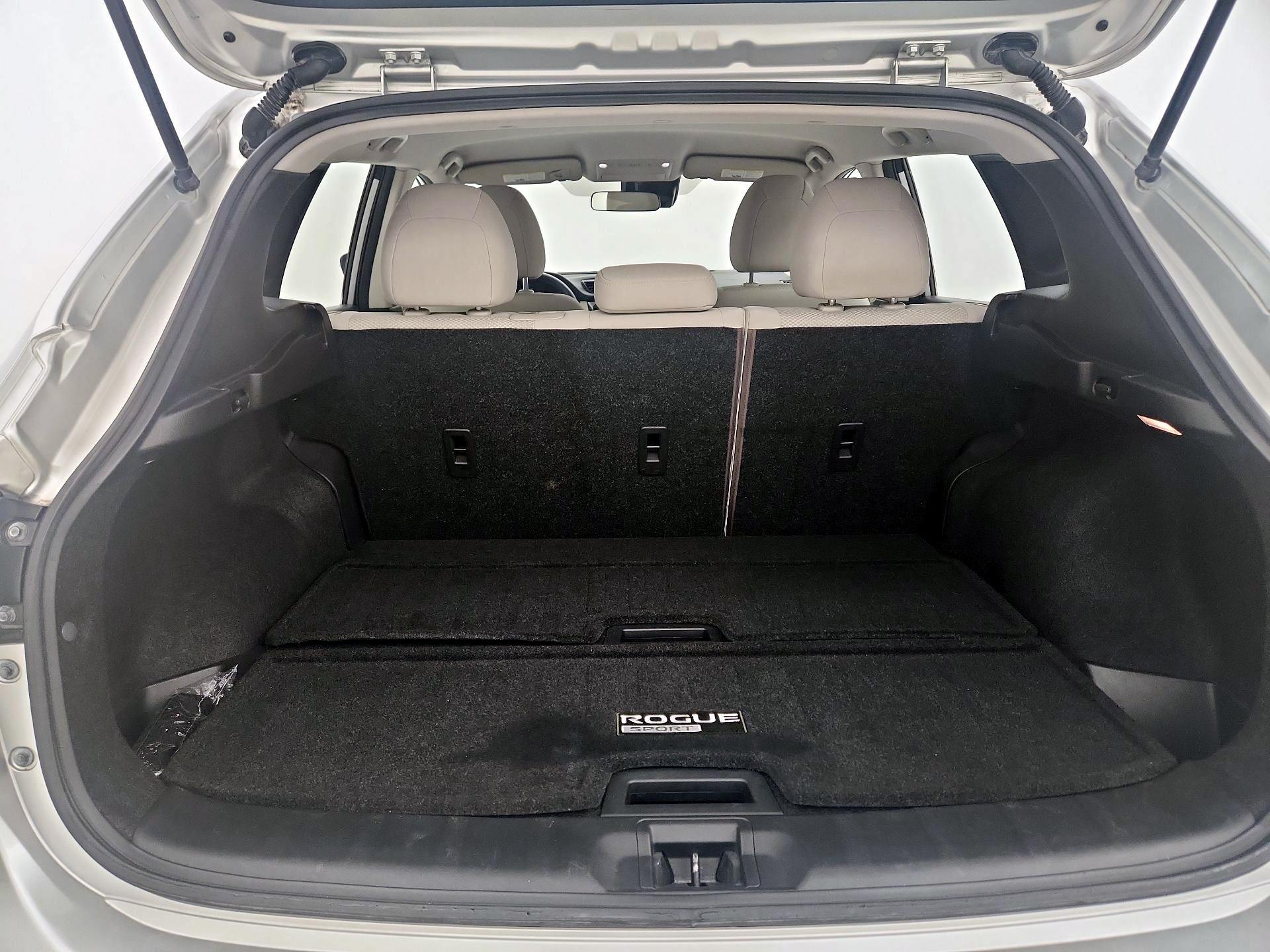 Thumbnail: 2020 Nissan Rogue Sport - 20