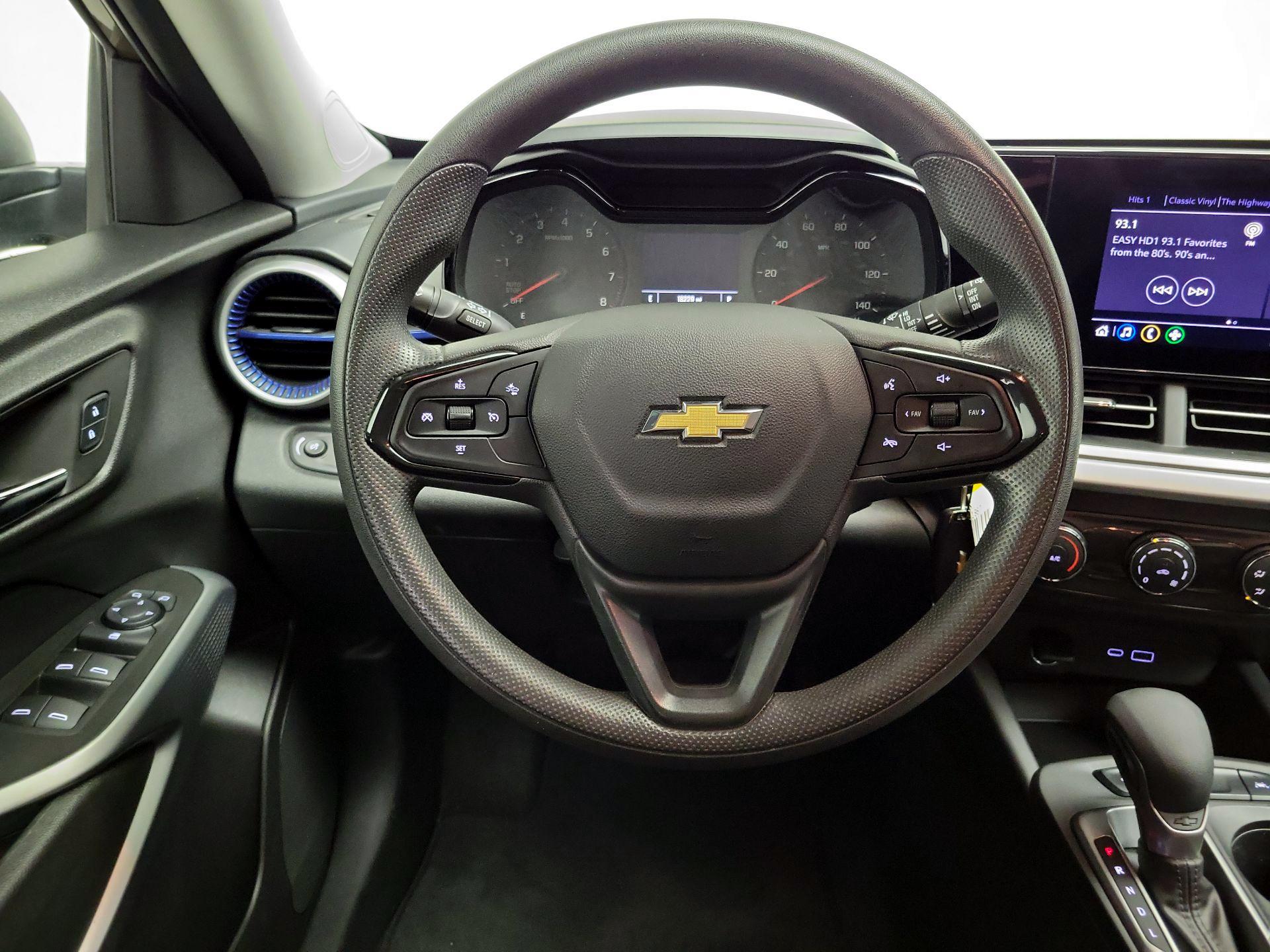 Thumbnail: 2024 Chevrolet Trax - 10