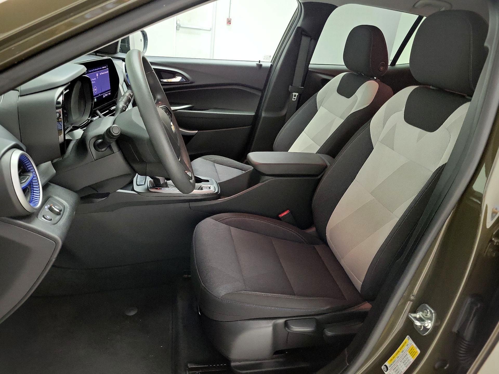 Thumbnail: 2024 Chevrolet Trax - 11