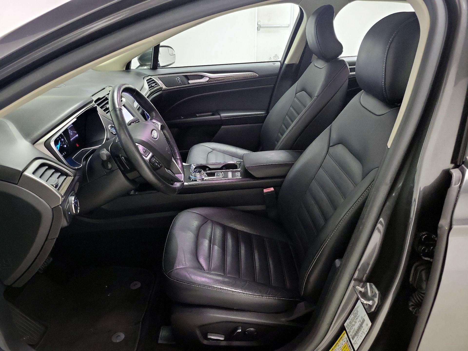 Thumbnail: 2017 Ford Fusion - 11