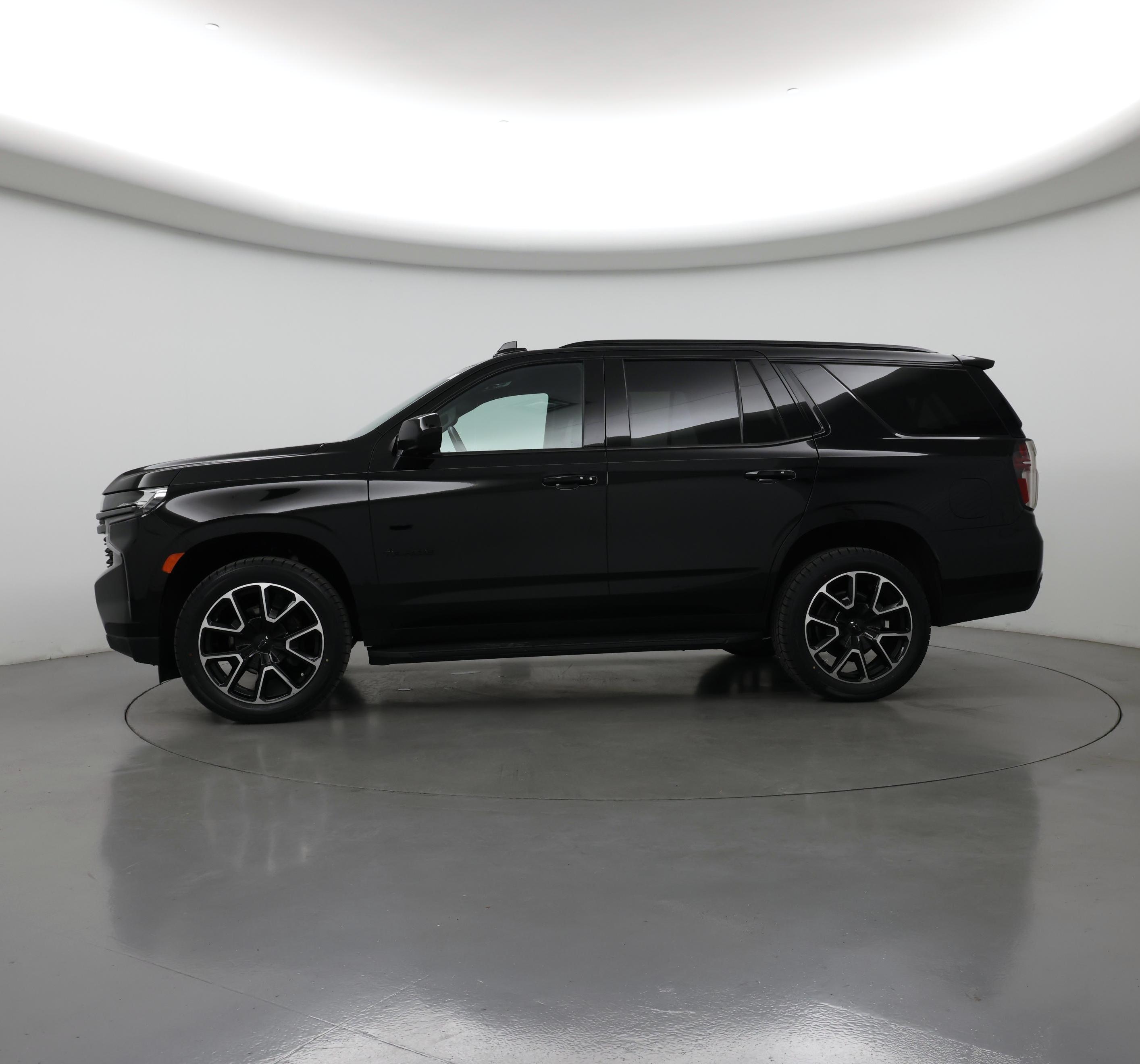 Thumbnail: 2021 Chevrolet Tahoe - 3