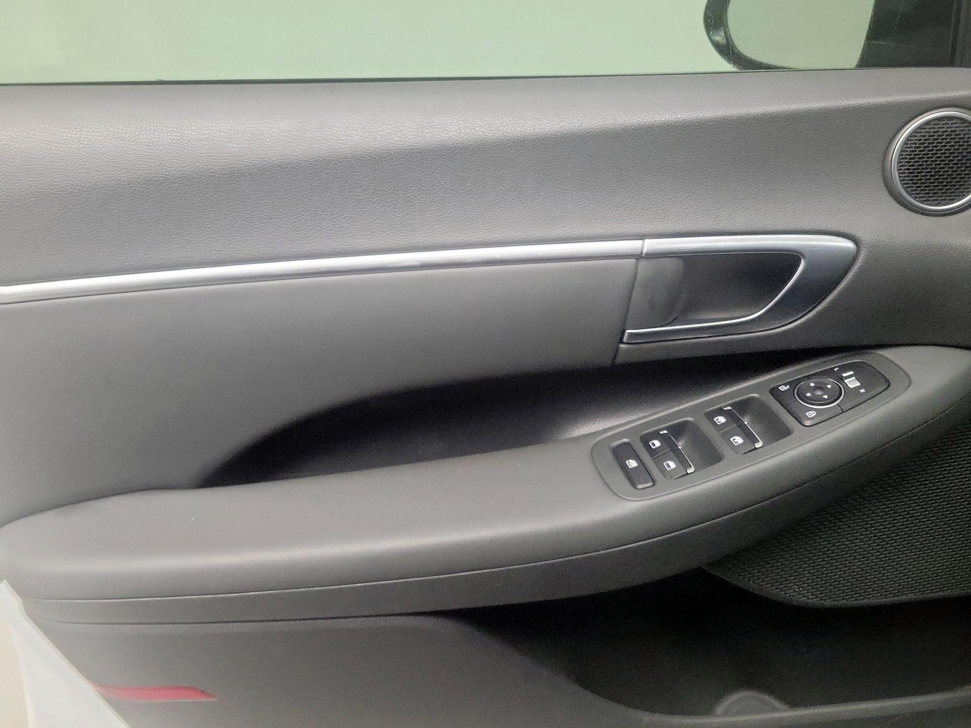 Thumbnail: 2020 Hyundai Sonata - 12