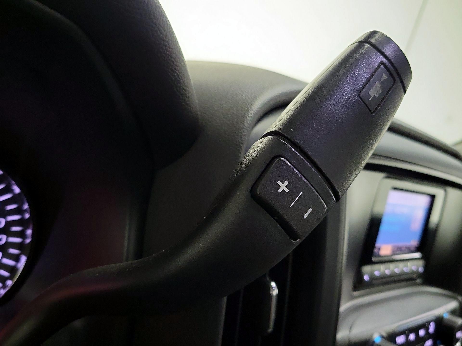 Thumbnail: 2015 Chevrolet Silverado 1500 - 16