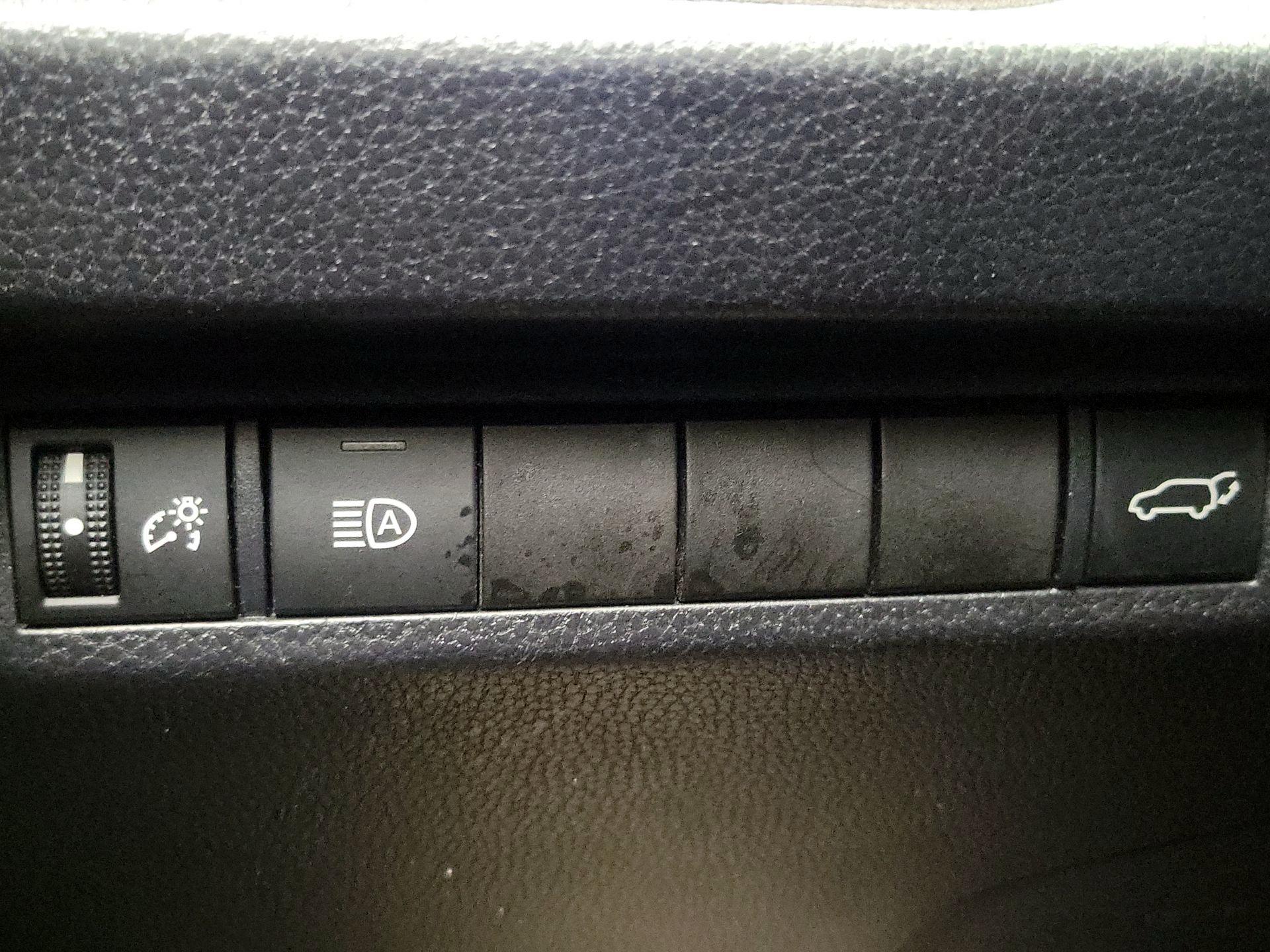 Thumbnail: 2019 Toyota RAV4 - 13