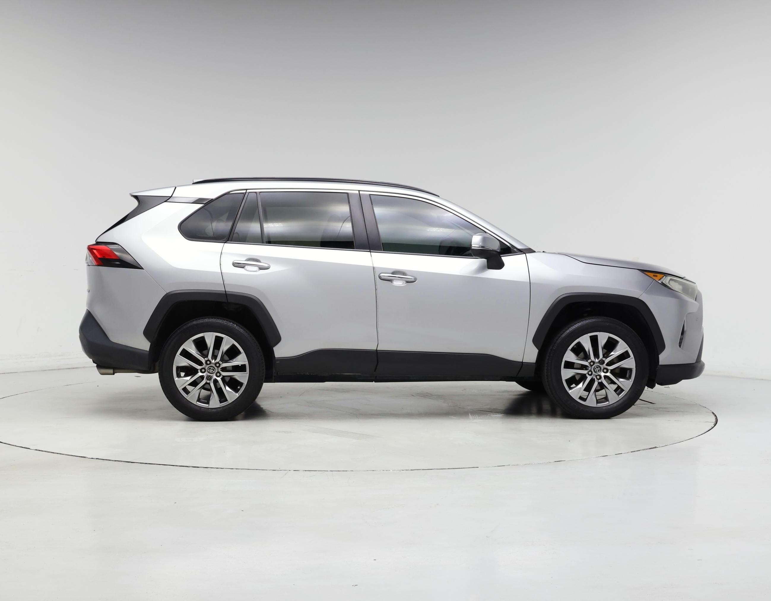 Thumbnail: 2019 Toyota RAV4 - 7