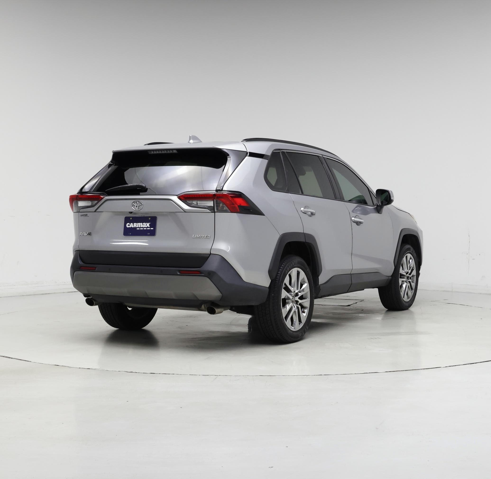 Thumbnail: 2019 Toyota RAV4 - 8