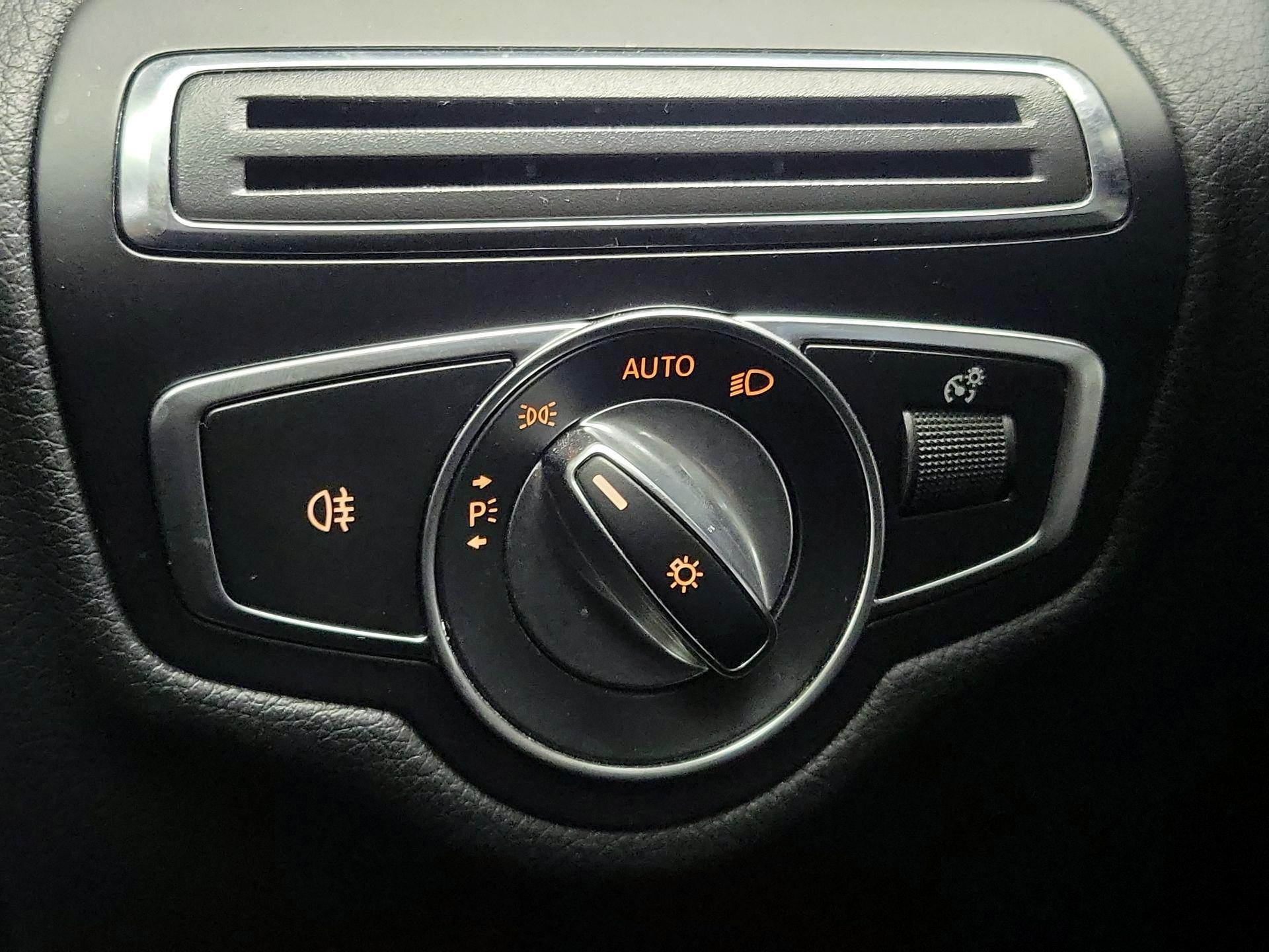 Thumbnail: 2019 Mercedes-Benz C-Class - 13