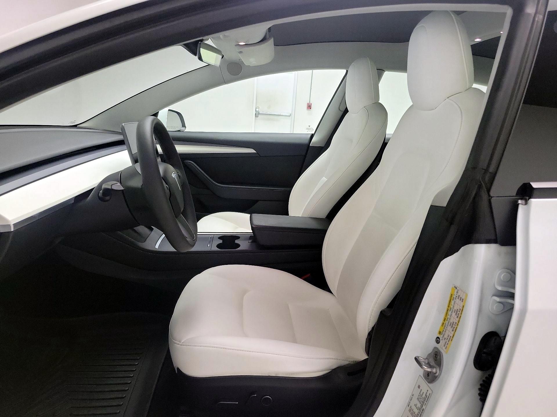 Thumbnail: 2022 Tesla Model 3 - 11