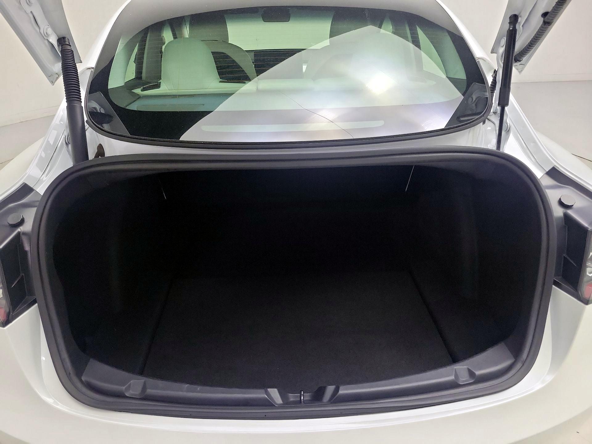 Thumbnail: 2022 Tesla Model 3 - 20