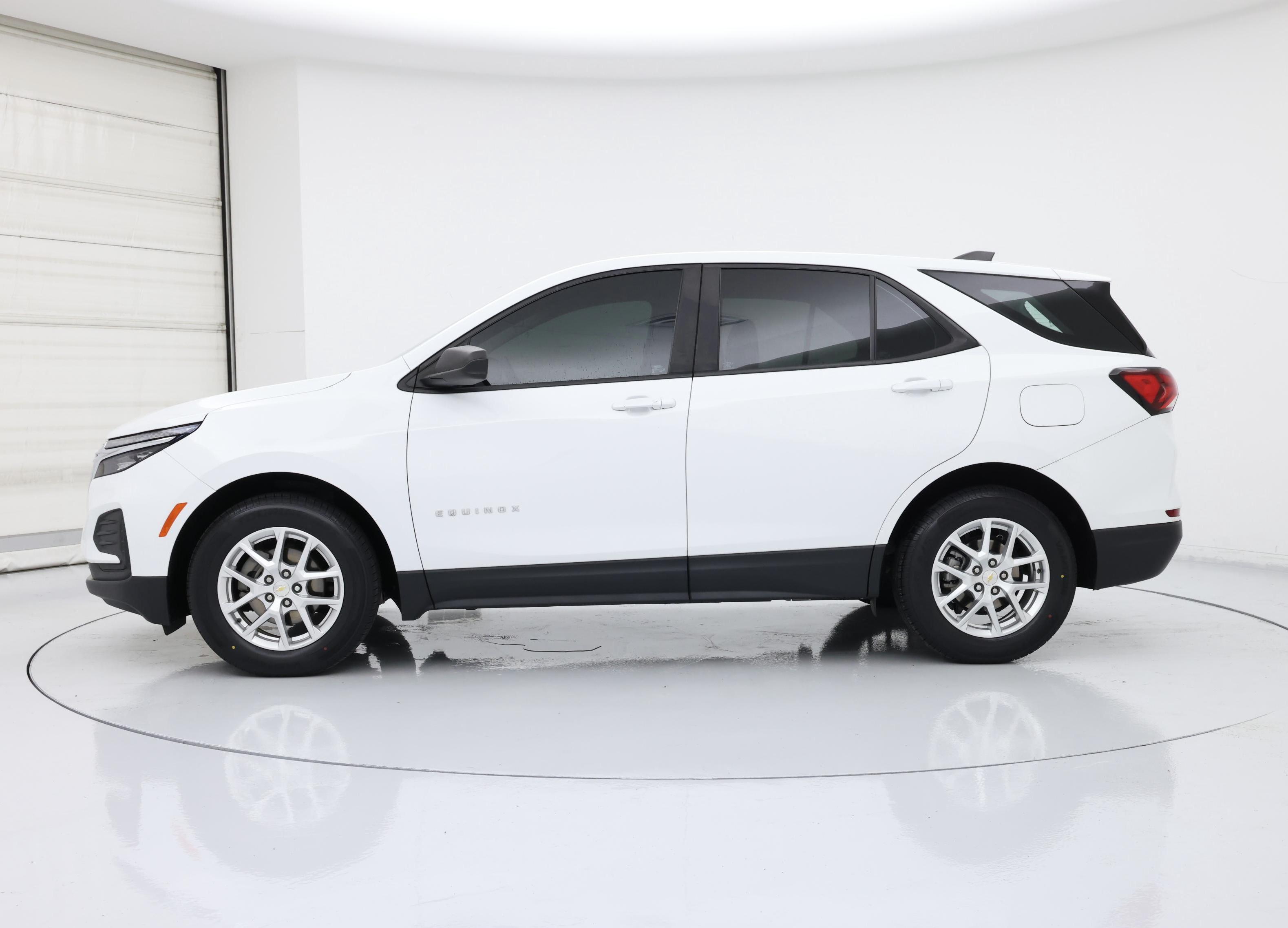 Thumbnail: 2022 Chevrolet Equinox - 3