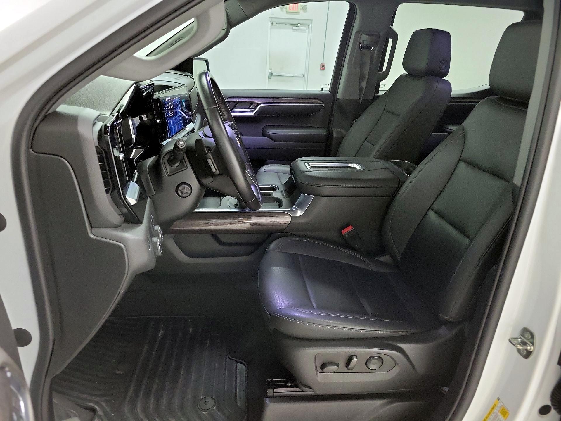 Thumbnail: 2022 Chevrolet Silverado 1500 - 11