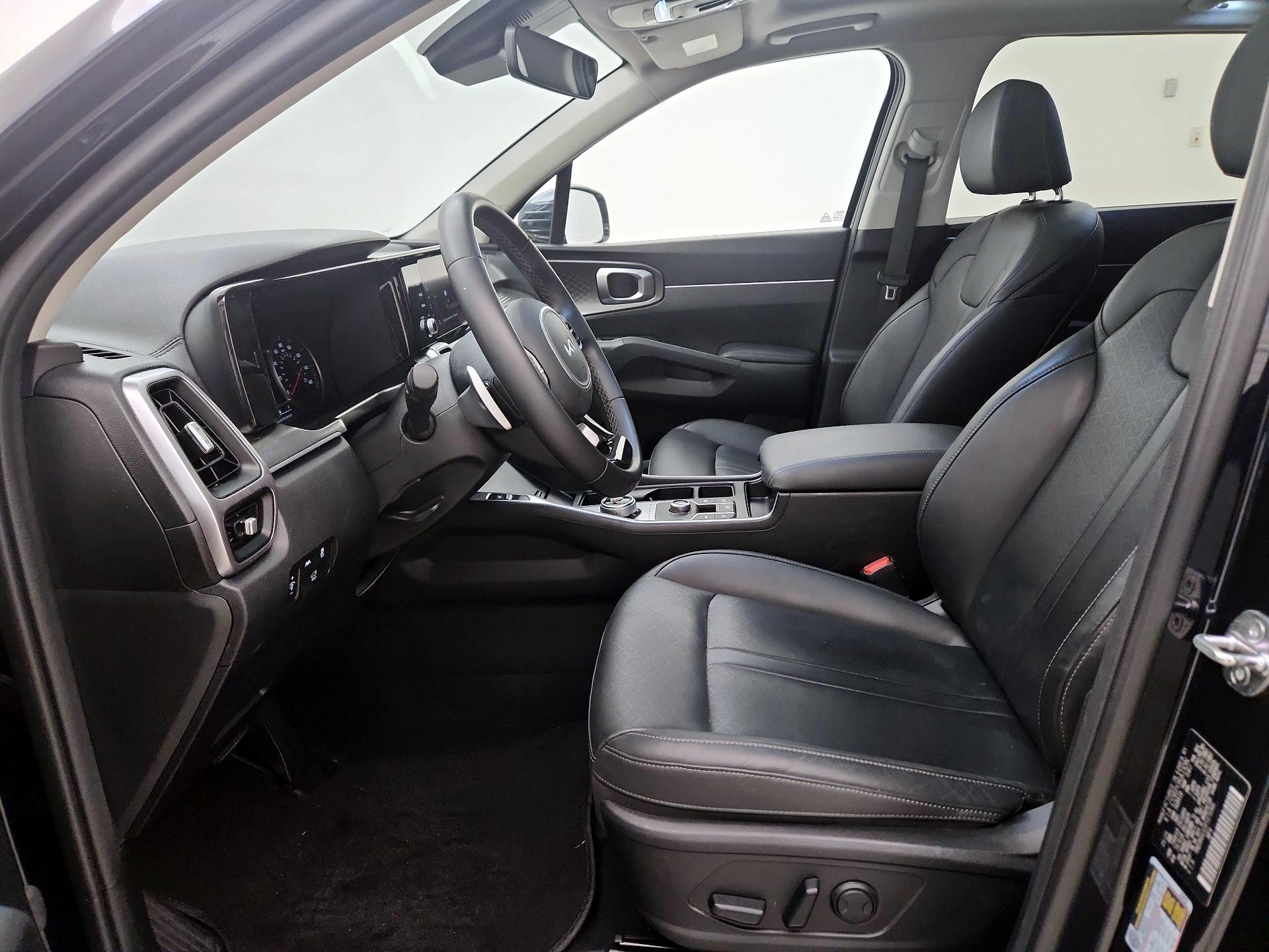 Thumbnail: 2023 Kia Sorento - 11