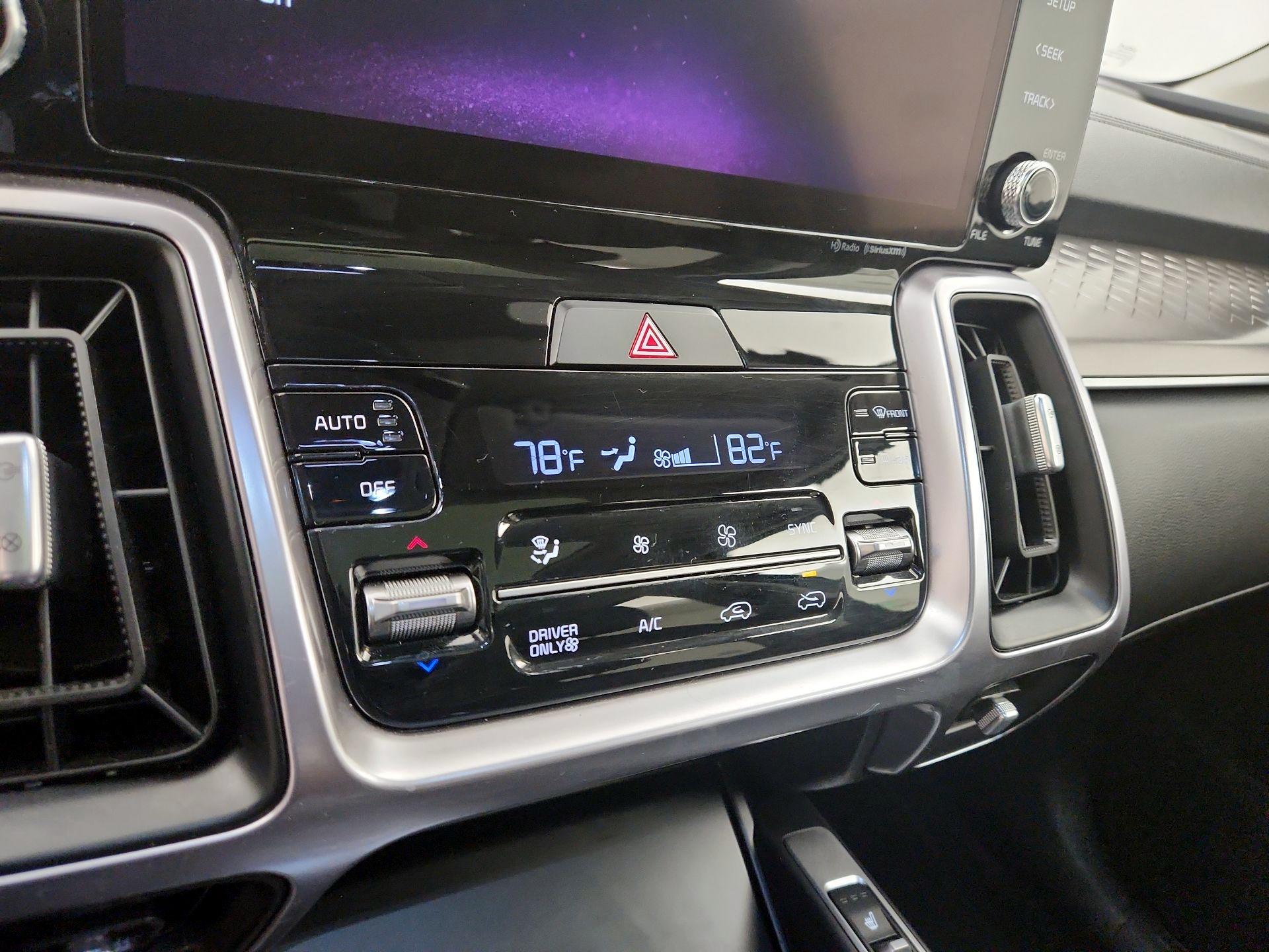 Thumbnail: 2023 Kia Sorento - 17