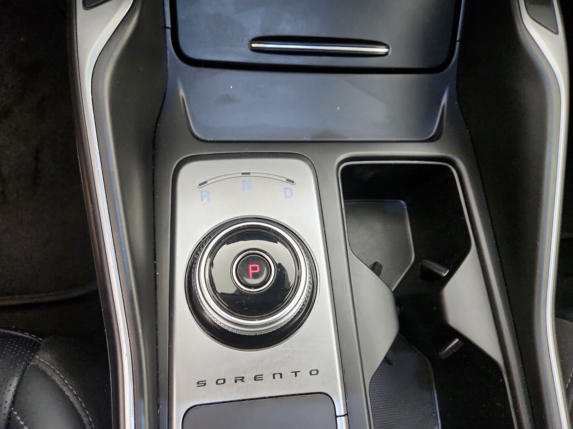 Thumbnail: 2023 Kia Sorento - 18