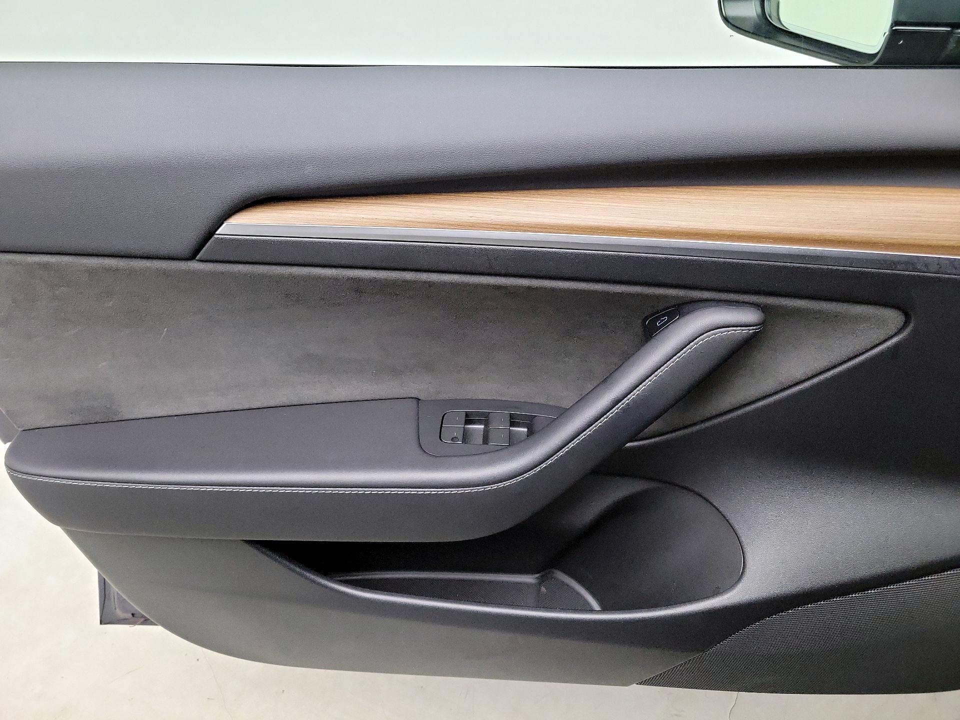 Thumbnail: 2023 Tesla Model 3 - 12