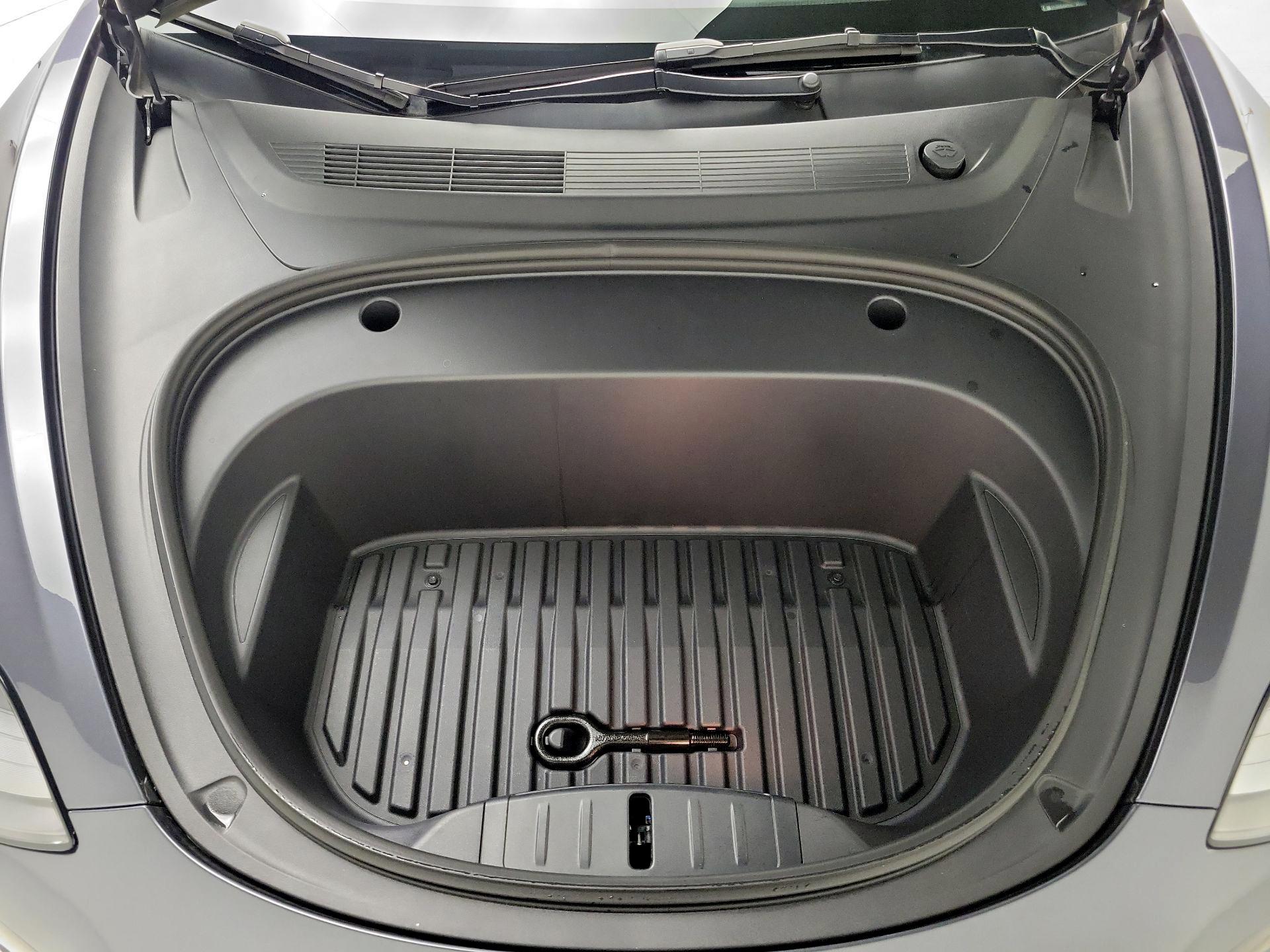 Thumbnail: 2023 Tesla Model 3 - 20