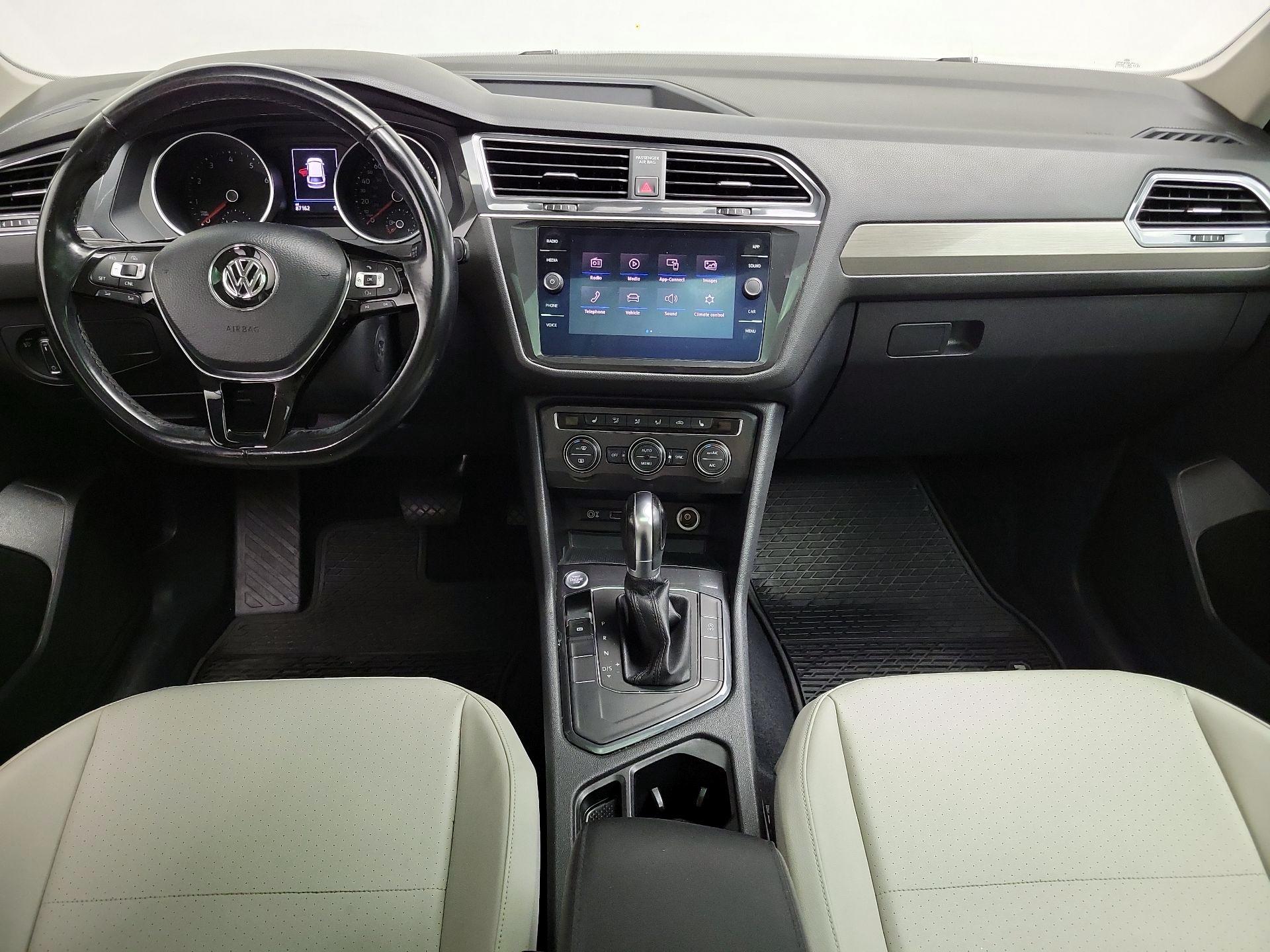 Thumbnail: 2018 Volkswagen Tiguan - 9