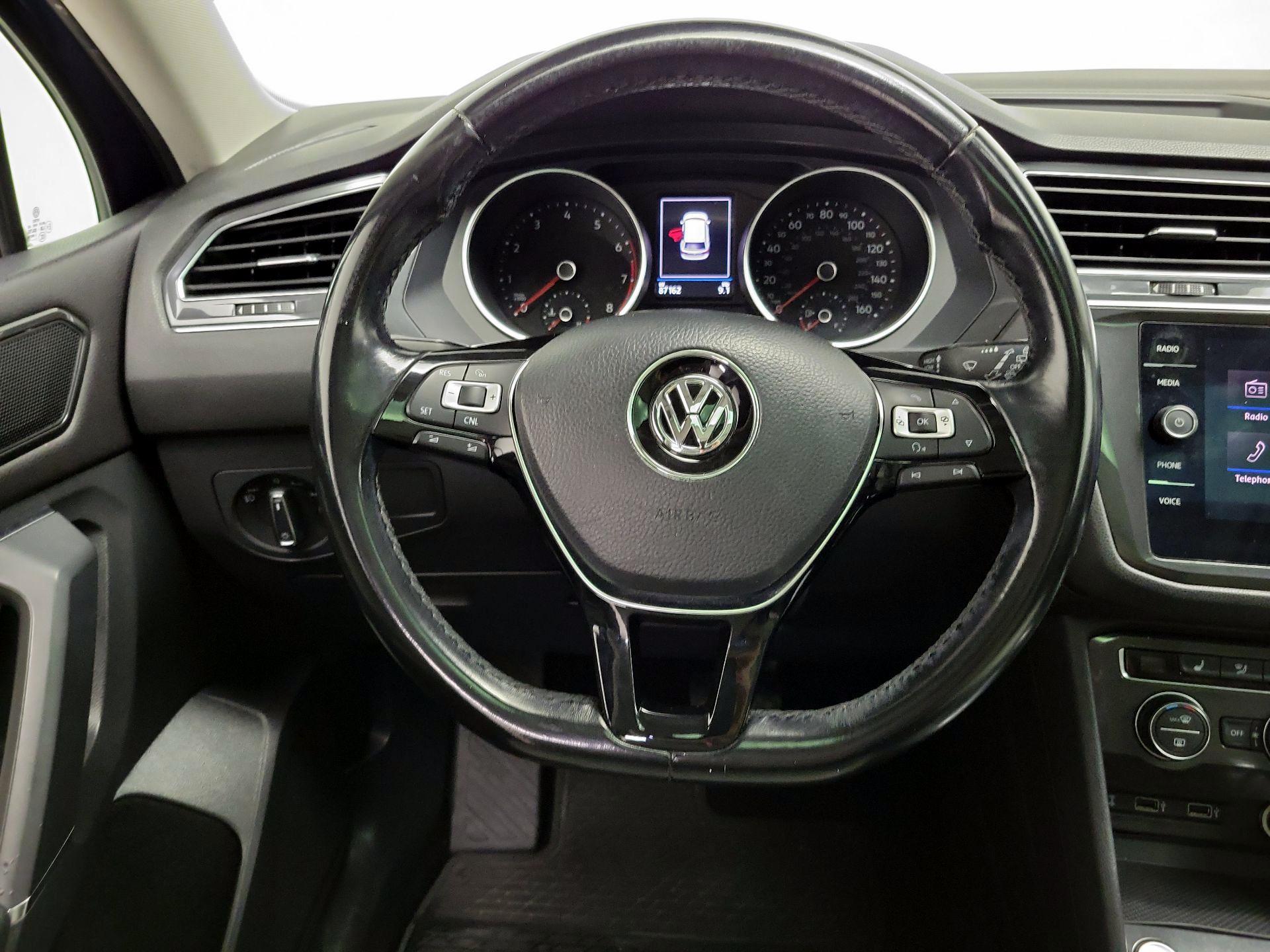 Thumbnail: 2018 Volkswagen Tiguan - 10