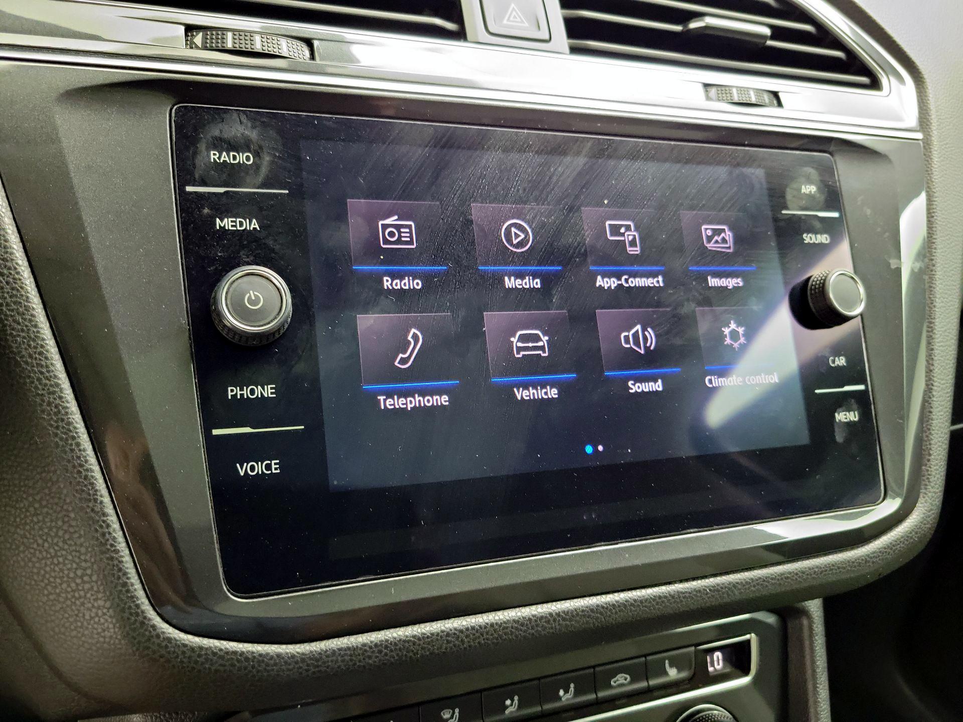 Thumbnail: 2018 Volkswagen Tiguan - 14