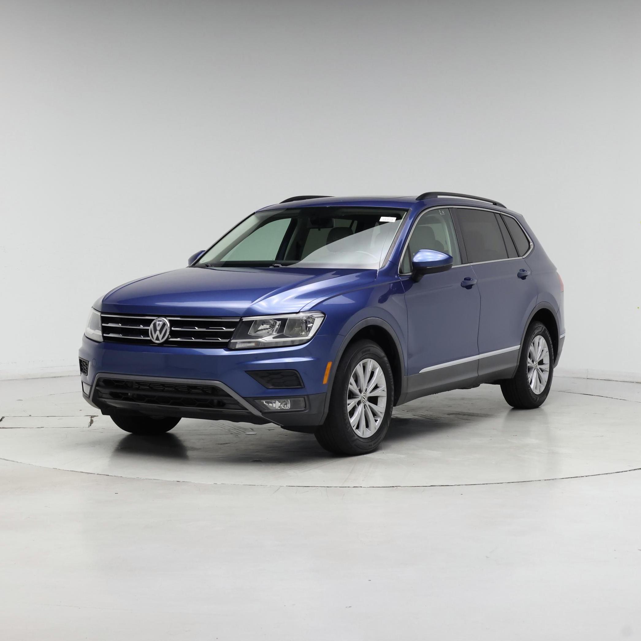 Thumbnail: 2018 Volkswagen Tiguan - 4