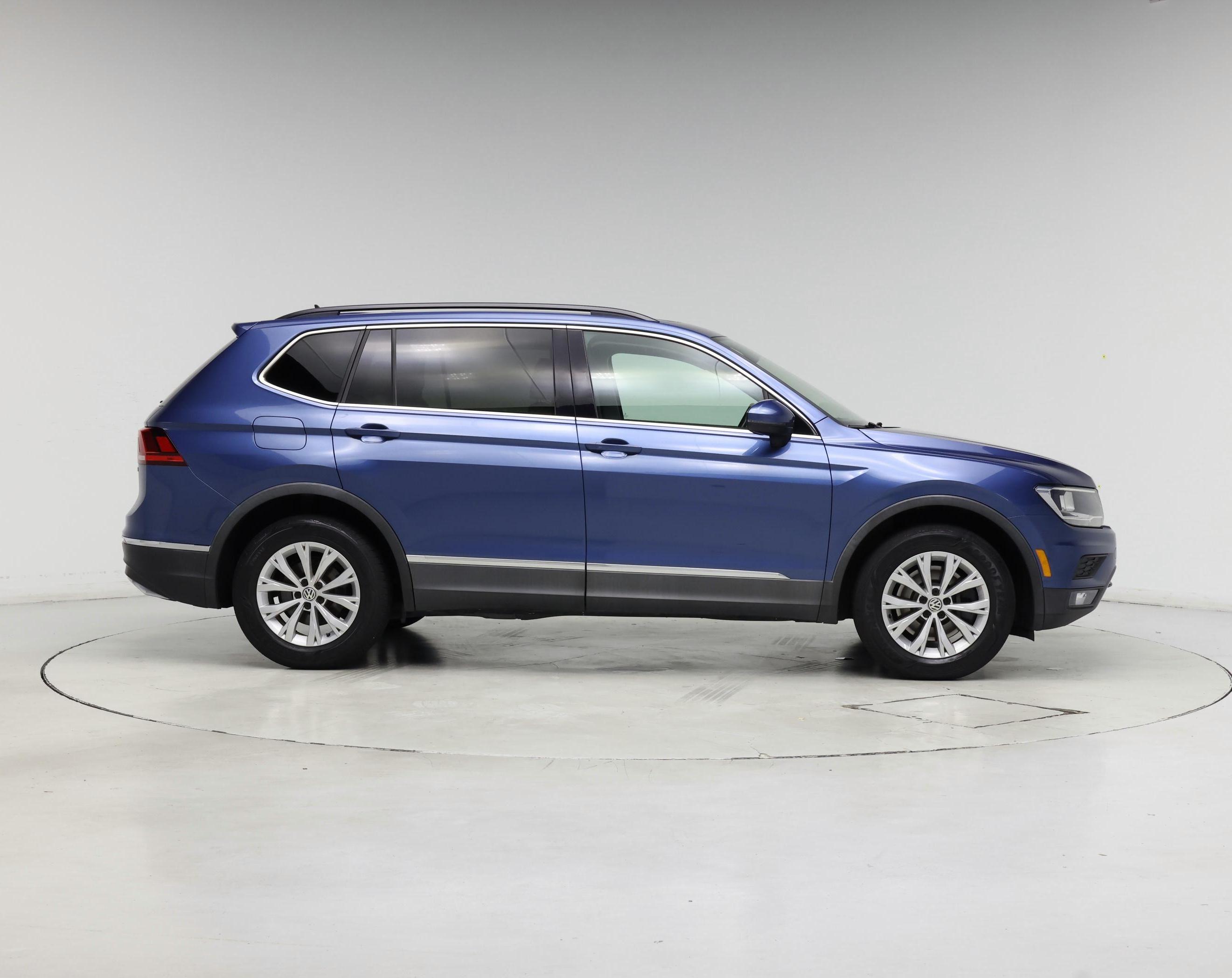 Thumbnail: 2018 Volkswagen Tiguan - 7