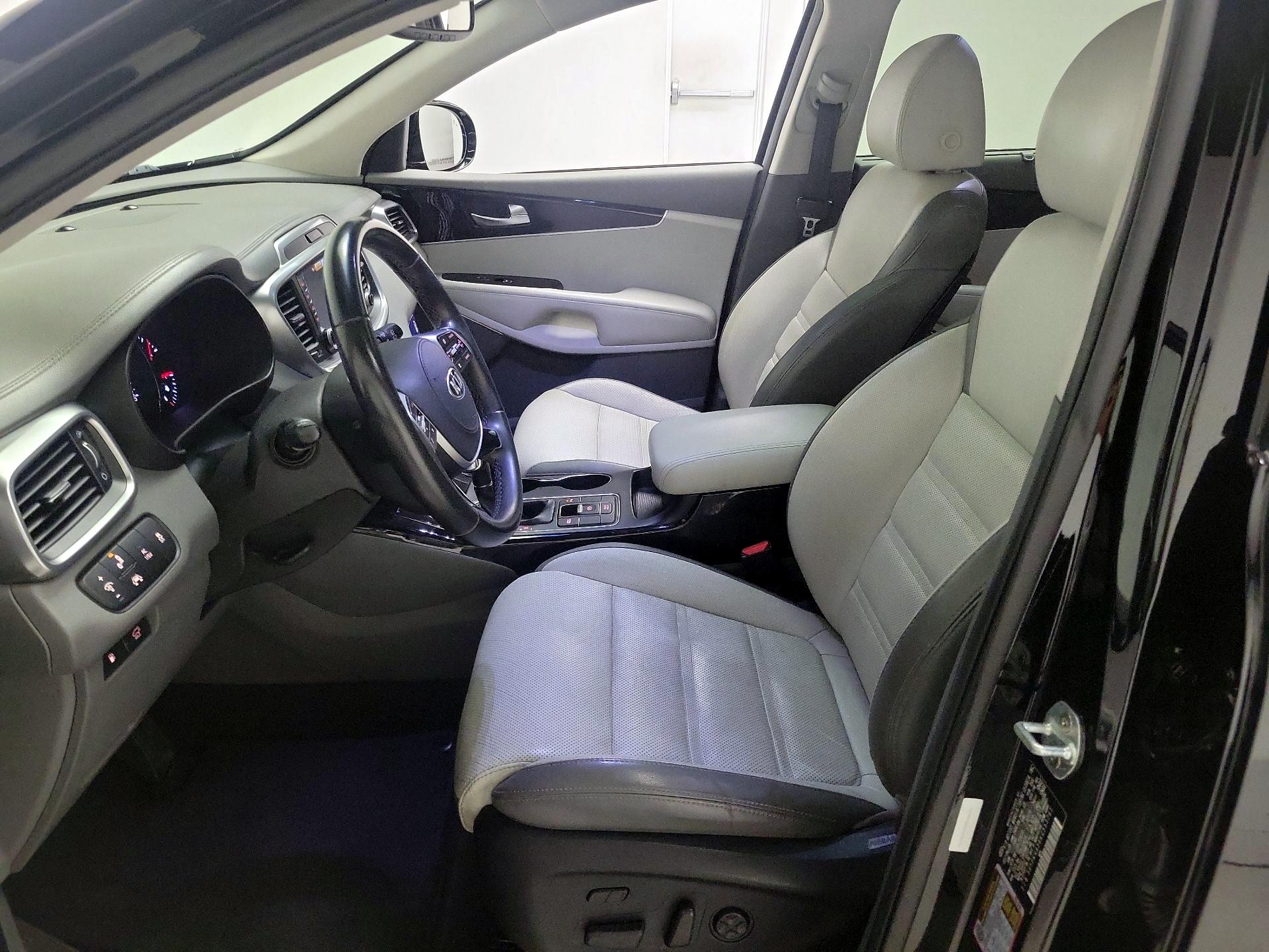 Thumbnail: 2019 Kia Sorento - 11
