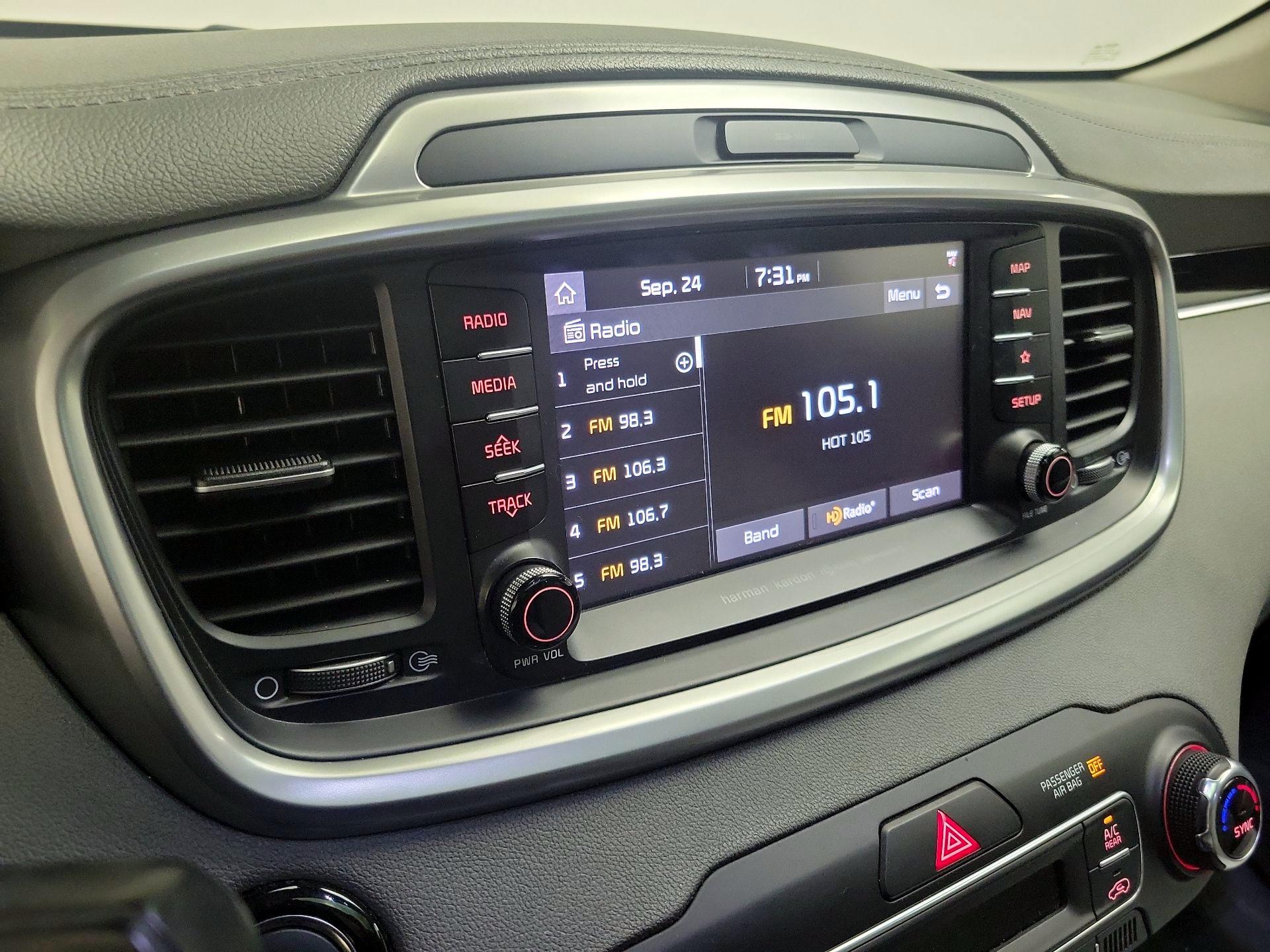 Thumbnail: 2019 Kia Sorento - 16