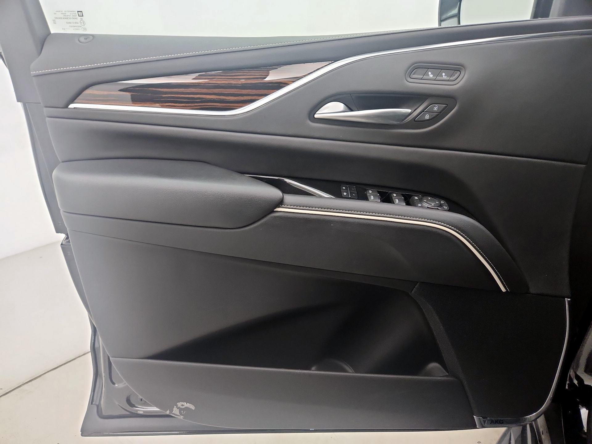 Thumbnail: 2023 Cadillac Escalade - 12