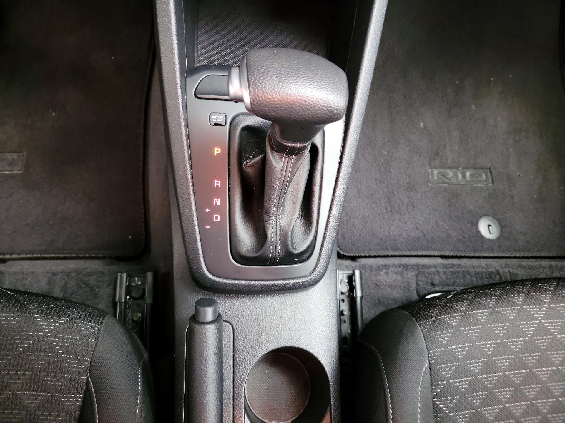 Thumbnail: 2021 Kia Rio - 18